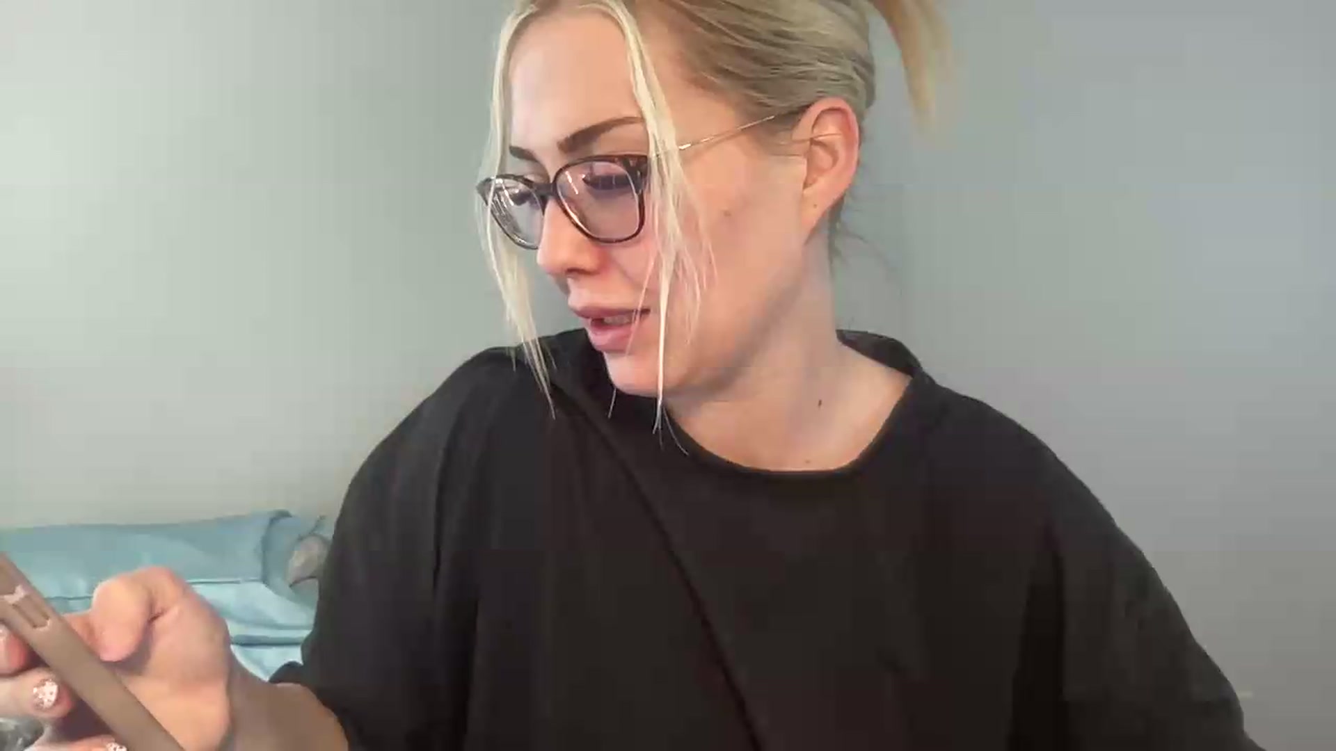 Gallery image thumbnail from AshleyMarina's myfreecams stream on, 05/24/2026, 19:38 image 17 of 20
