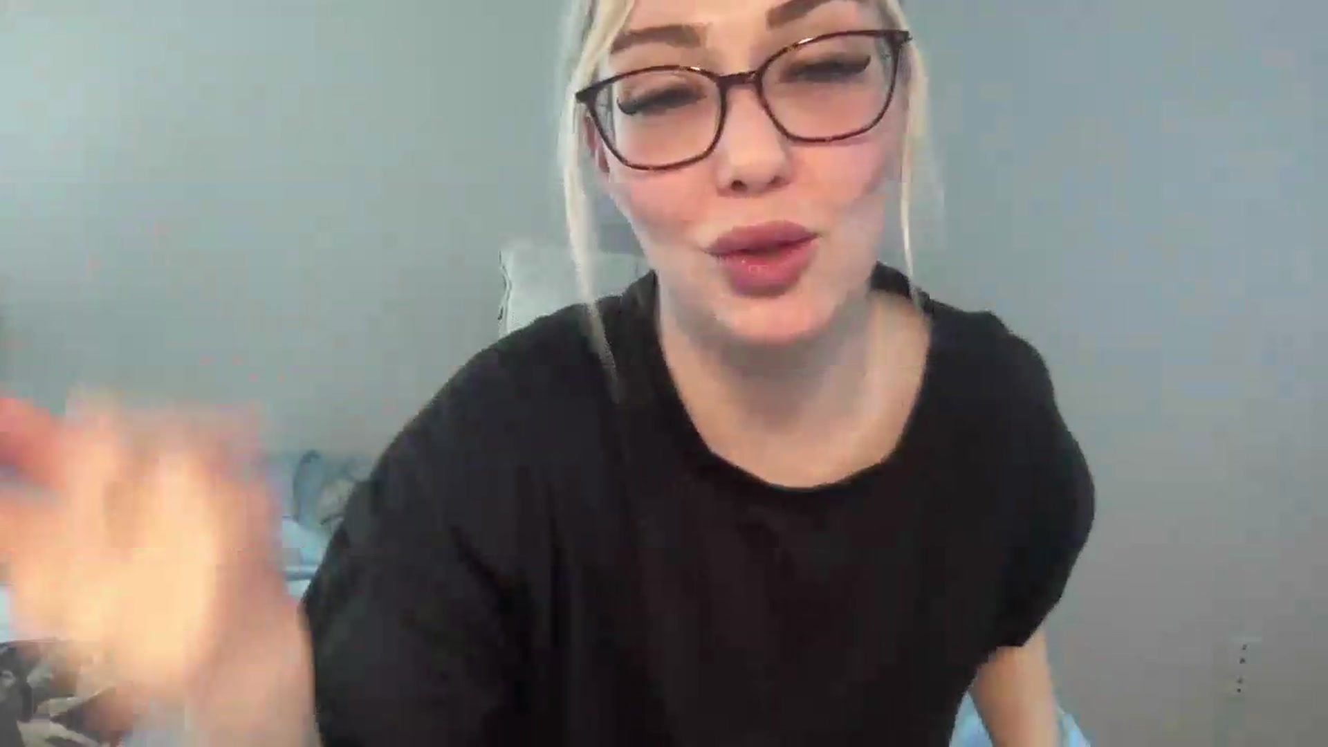 Gallery image thumbnail from AshleyMarina's myfreecams stream on, 05/24/2026, 19:38 image 10 of 20