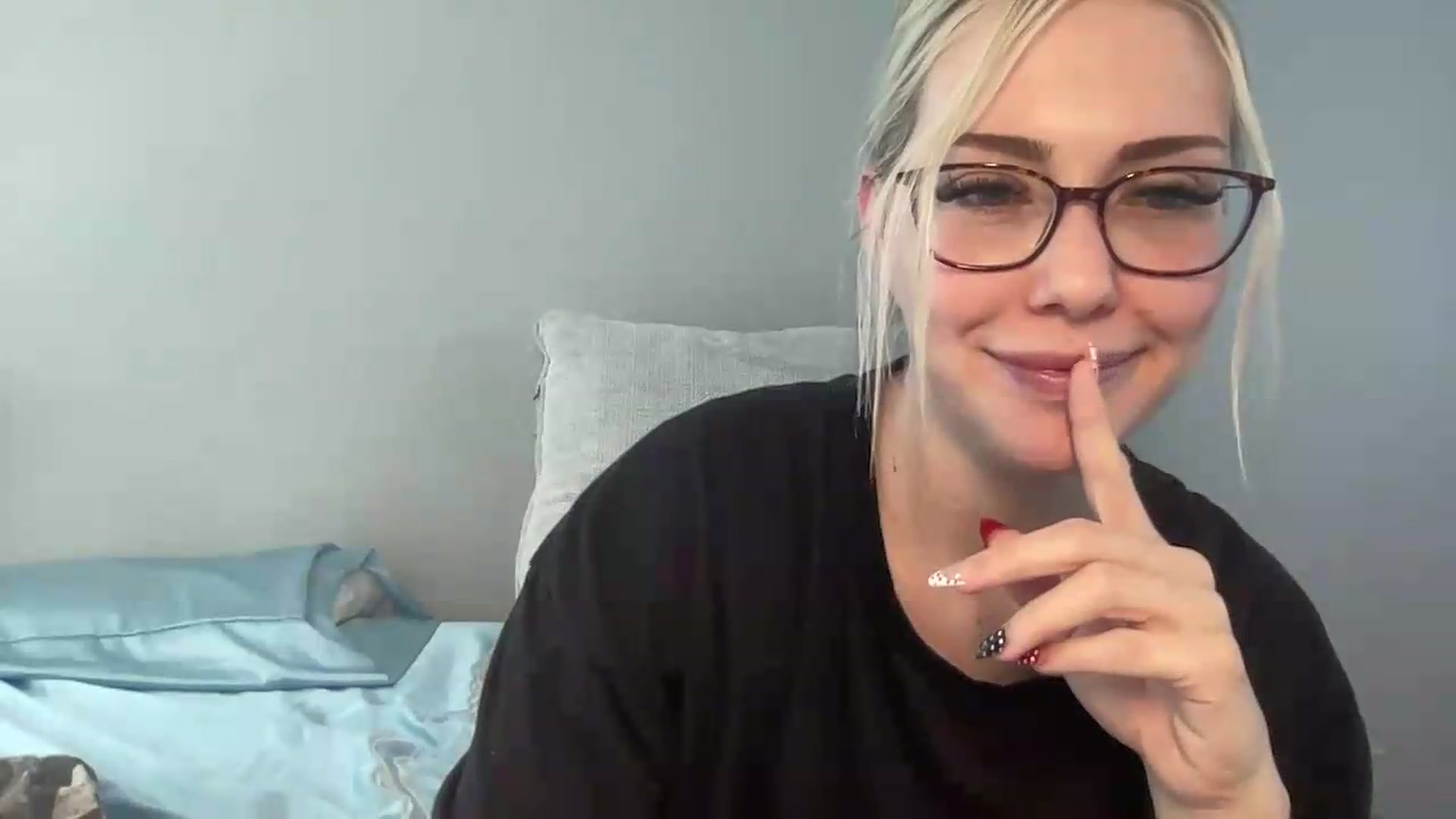 Gallery image thumbnail from AshleyMarina's myfreecams stream on, 05/24/2026, 19:38 image 12 of 20