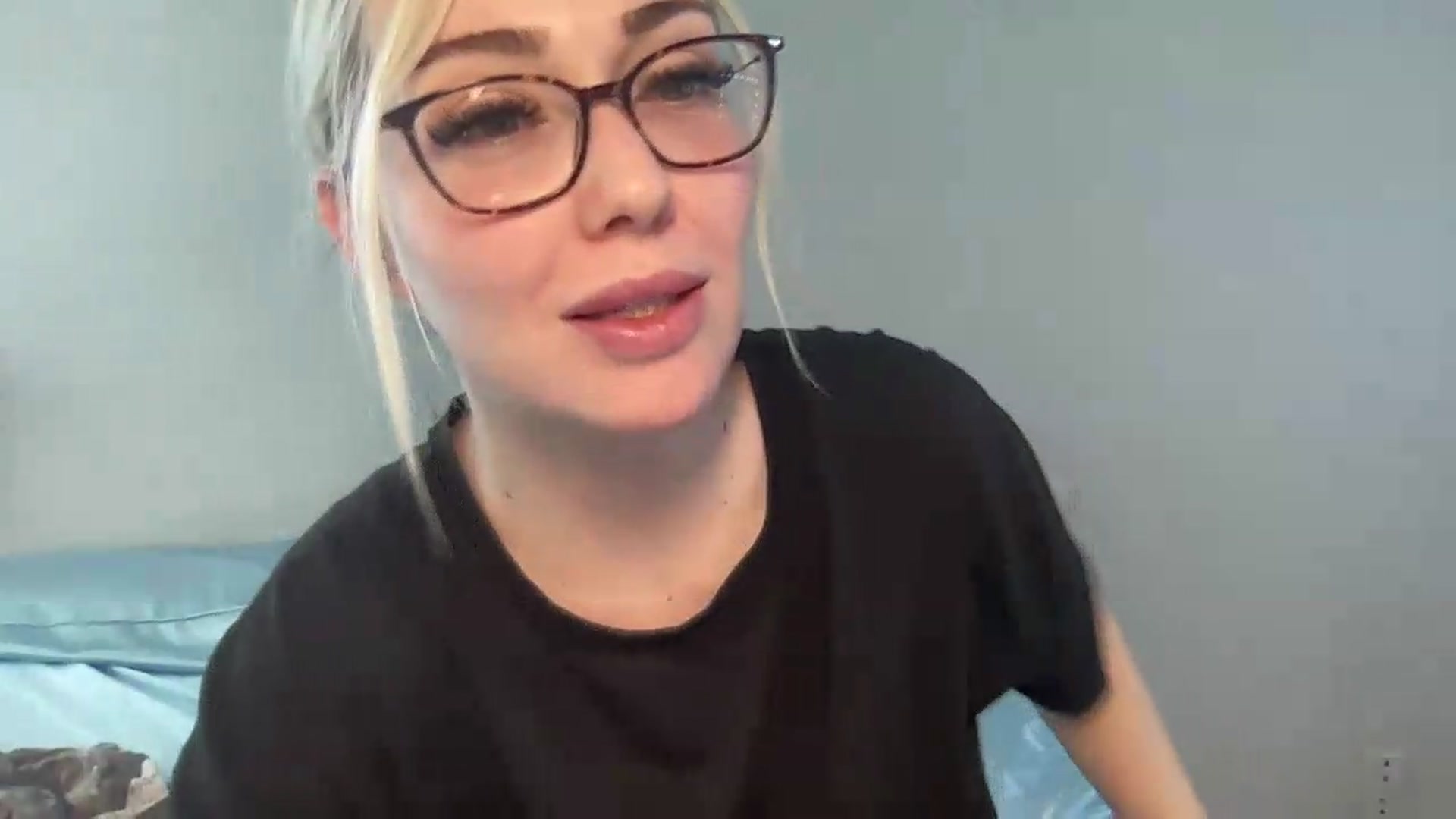 Gallery image thumbnail from AshleyMarina's myfreecams stream on, 05/24/2026, 19:38 image 20 of 20