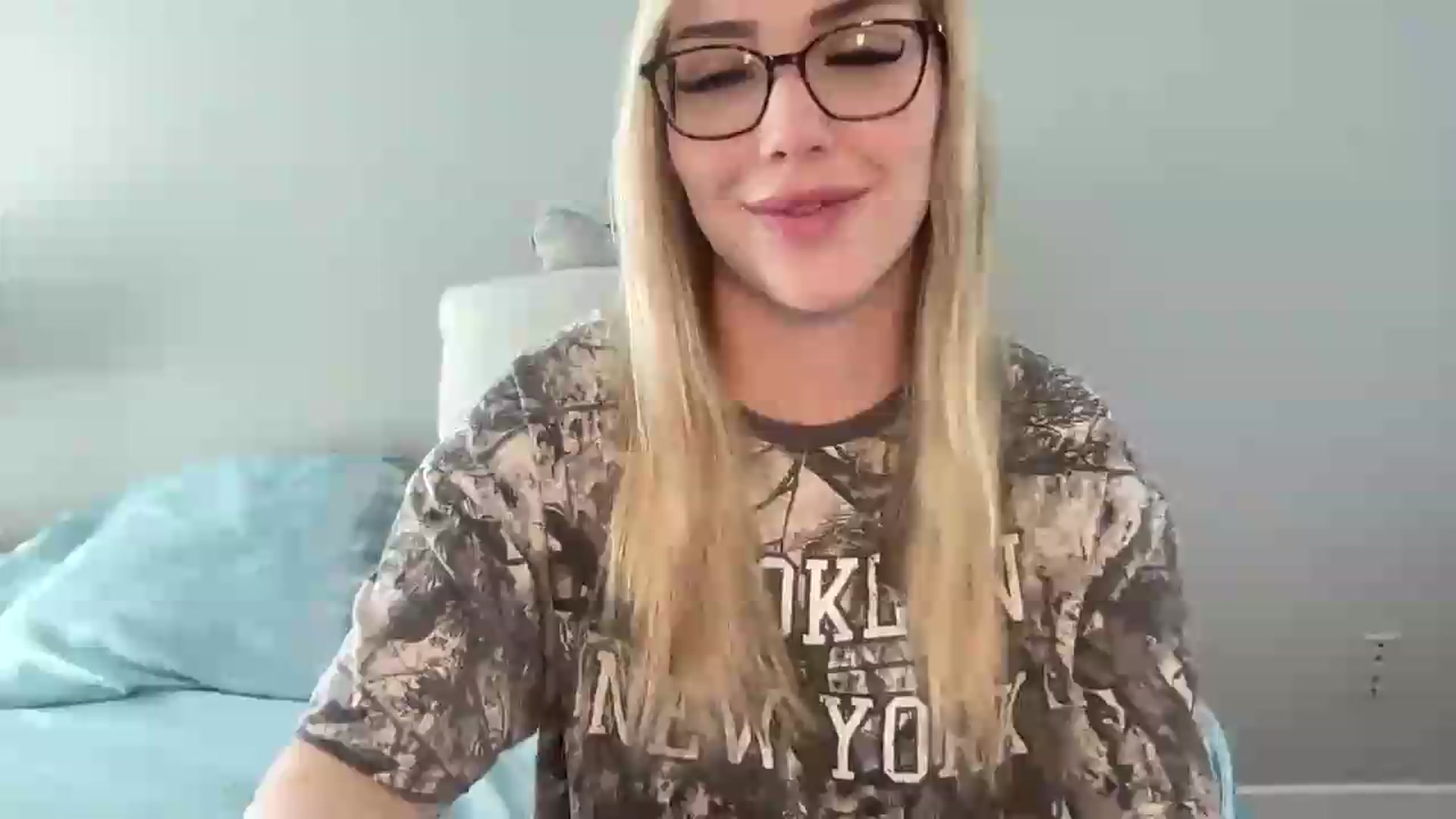 Gallery image thumbnail from AshleyMarina's myfreecams stream on, 05/29/2026, 14:53 image 7 of 20