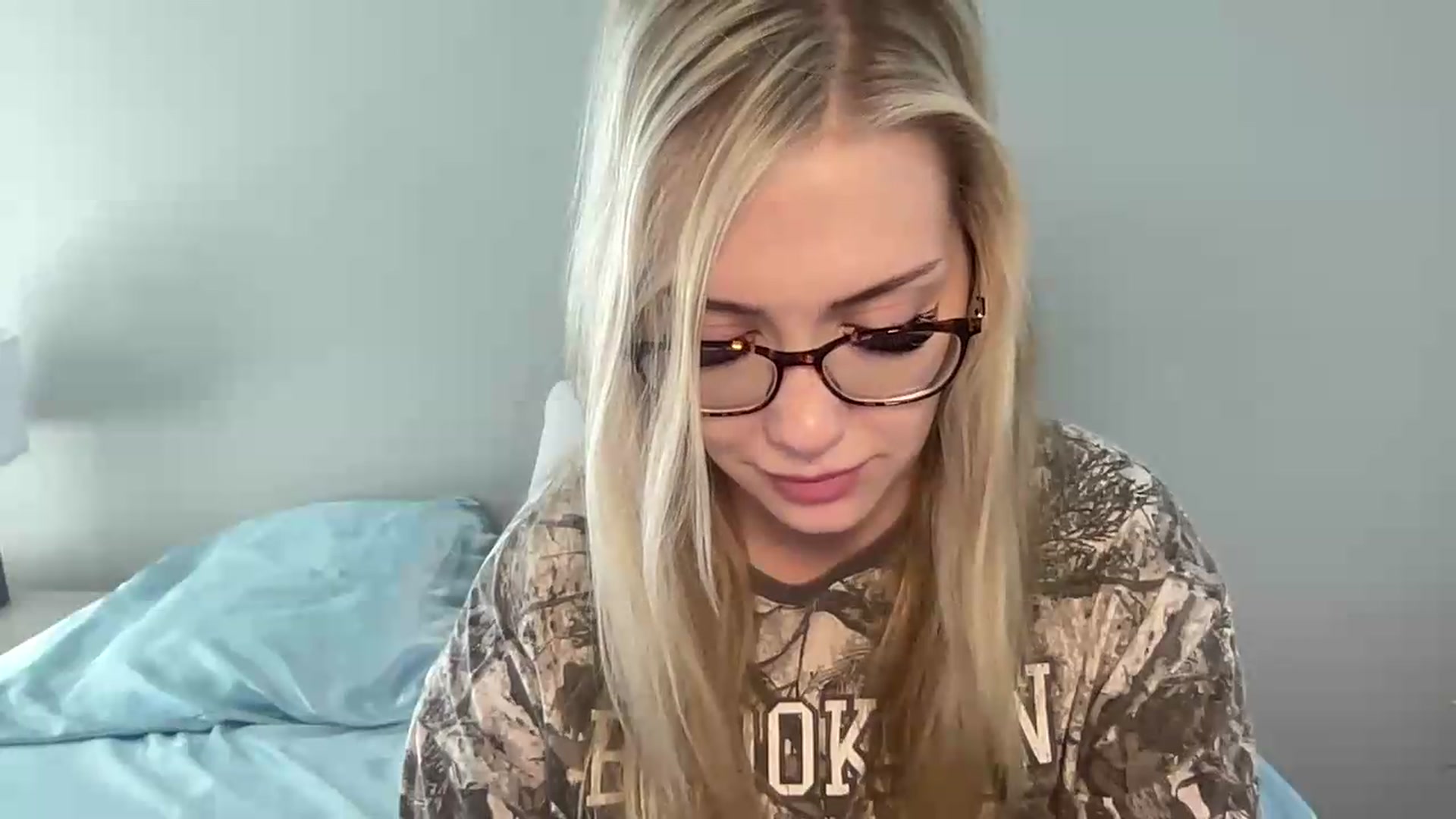 Gallery image thumbnail from AshleyMarina's myfreecams stream on, 05/29/2026, 15:07 image 3 of 20