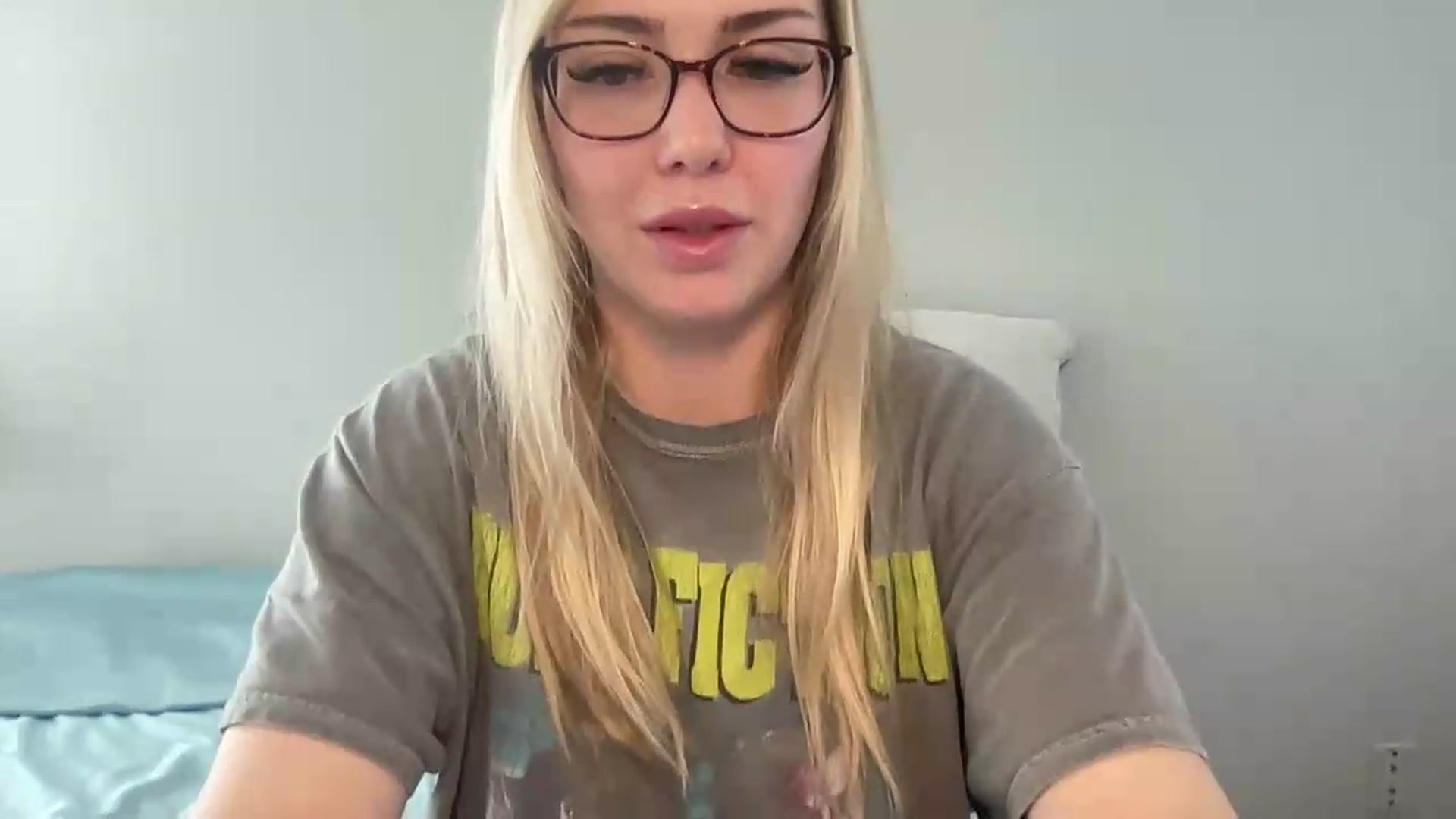 Gallery image thumbnail from AshleyMarina's myfreecams stream on, 05/31/2026, 15:04 image 6 of 20