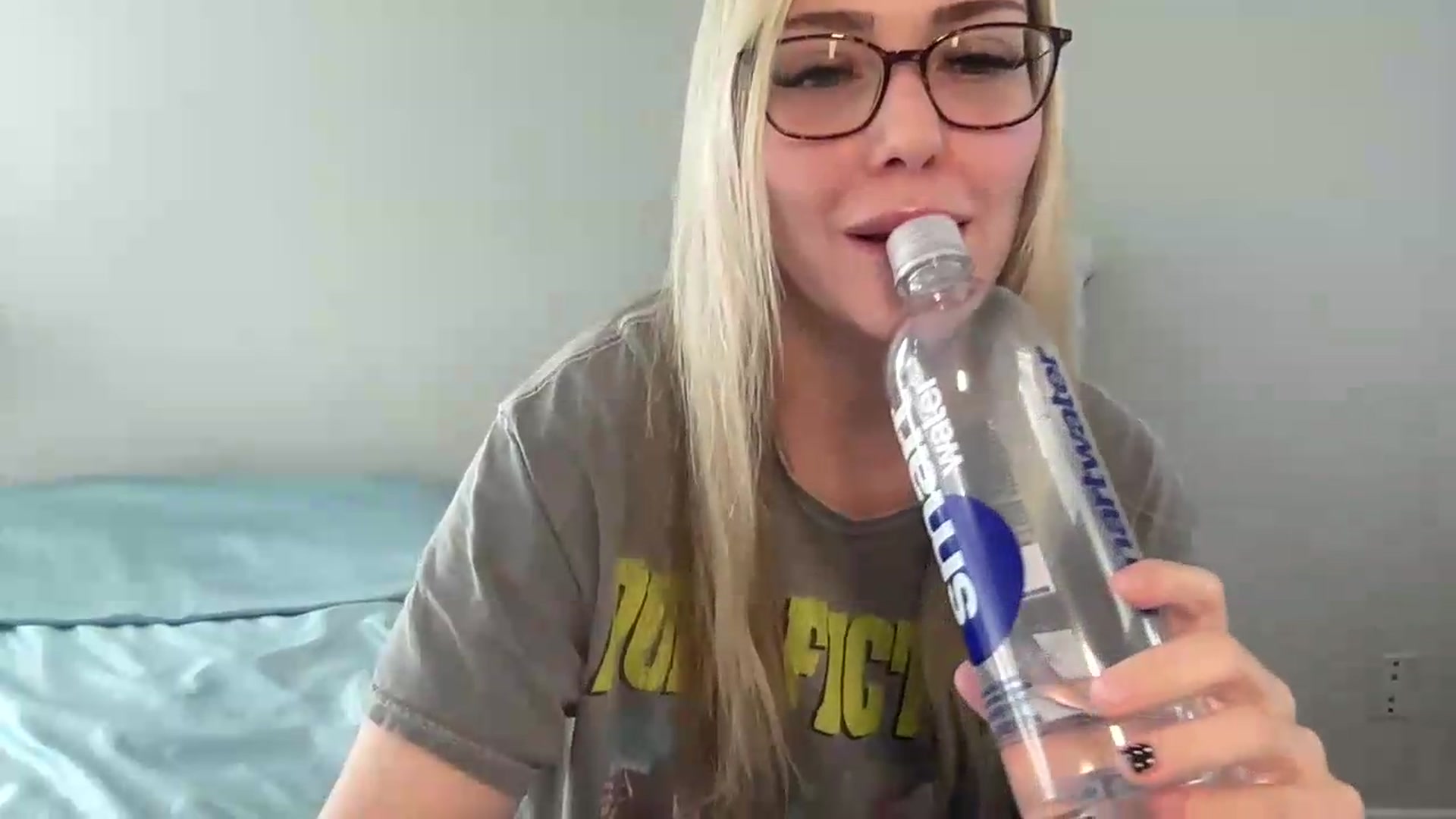 Gallery image thumbnail from AshleyMarina's myfreecams stream on, 05/31/2026, 15:04 image 14 of 20