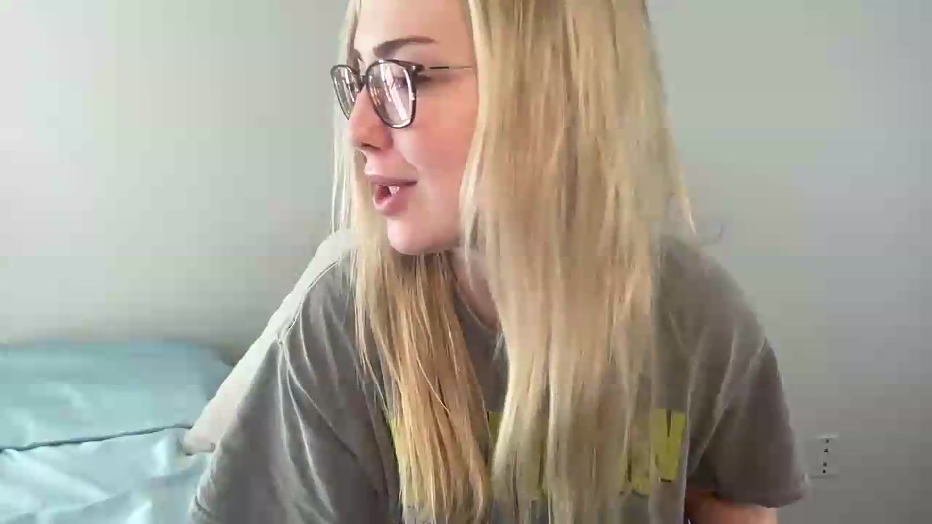 Gallery image thumbnail from AshleyMarina's myfreecams stream on, 05/31/2026, 15:04 image 3 of 20