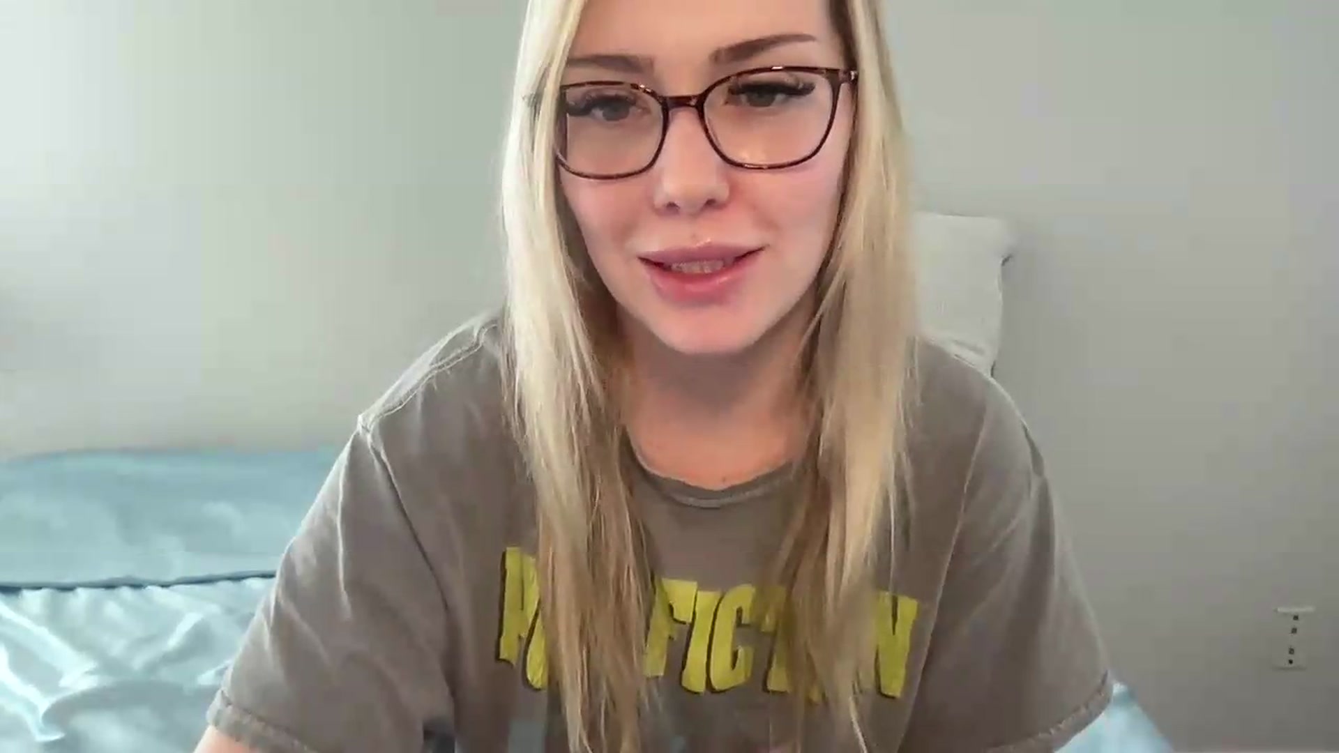 Gallery image thumbnail from AshleyMarina's myfreecams stream on, 05/31/2026, 15:04 image 9 of 20