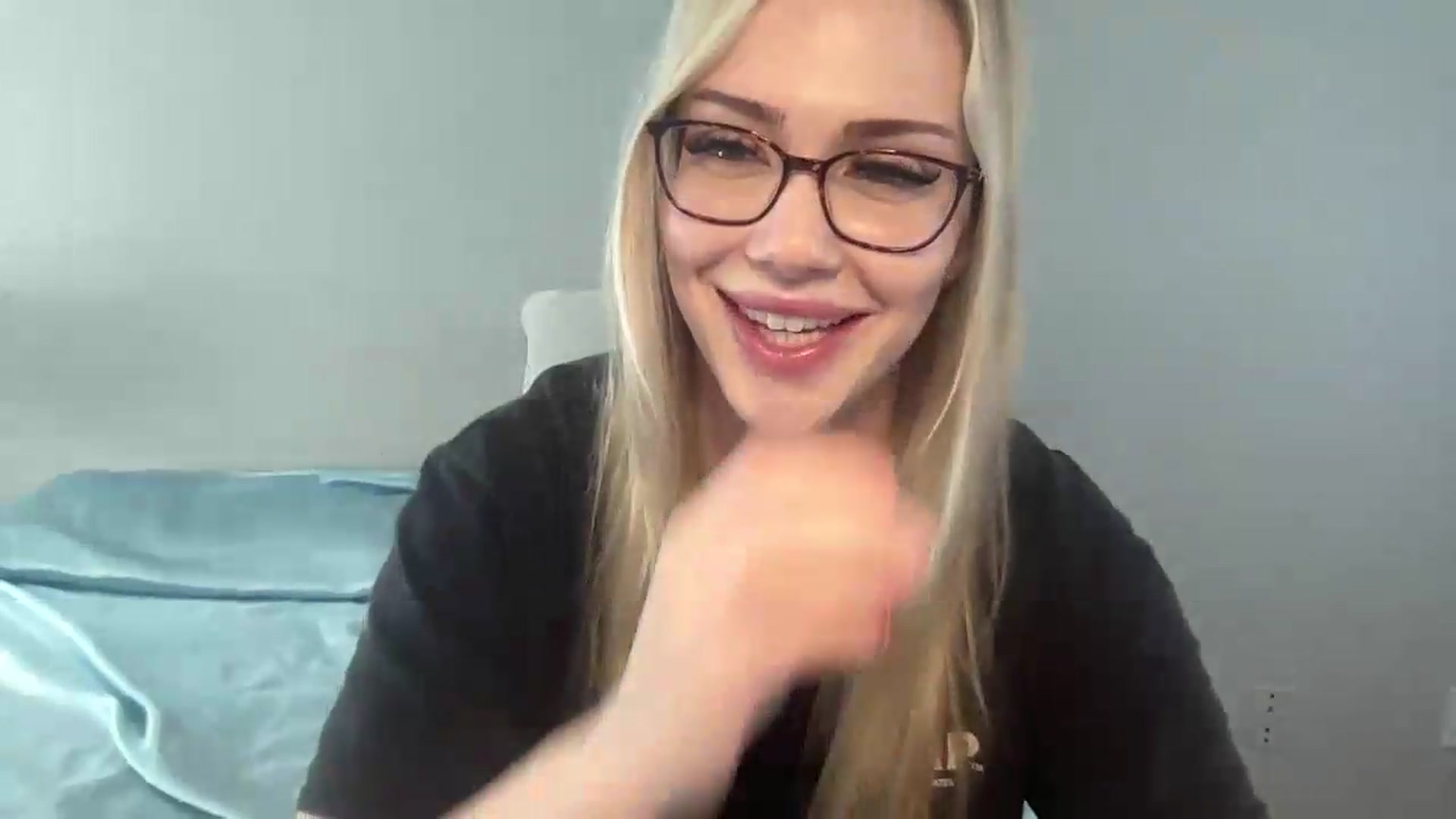 Gallery image thumbnail from AshleyMarina's myfreecams stream on, 06/01/2026, 14:34 image 16 of 20