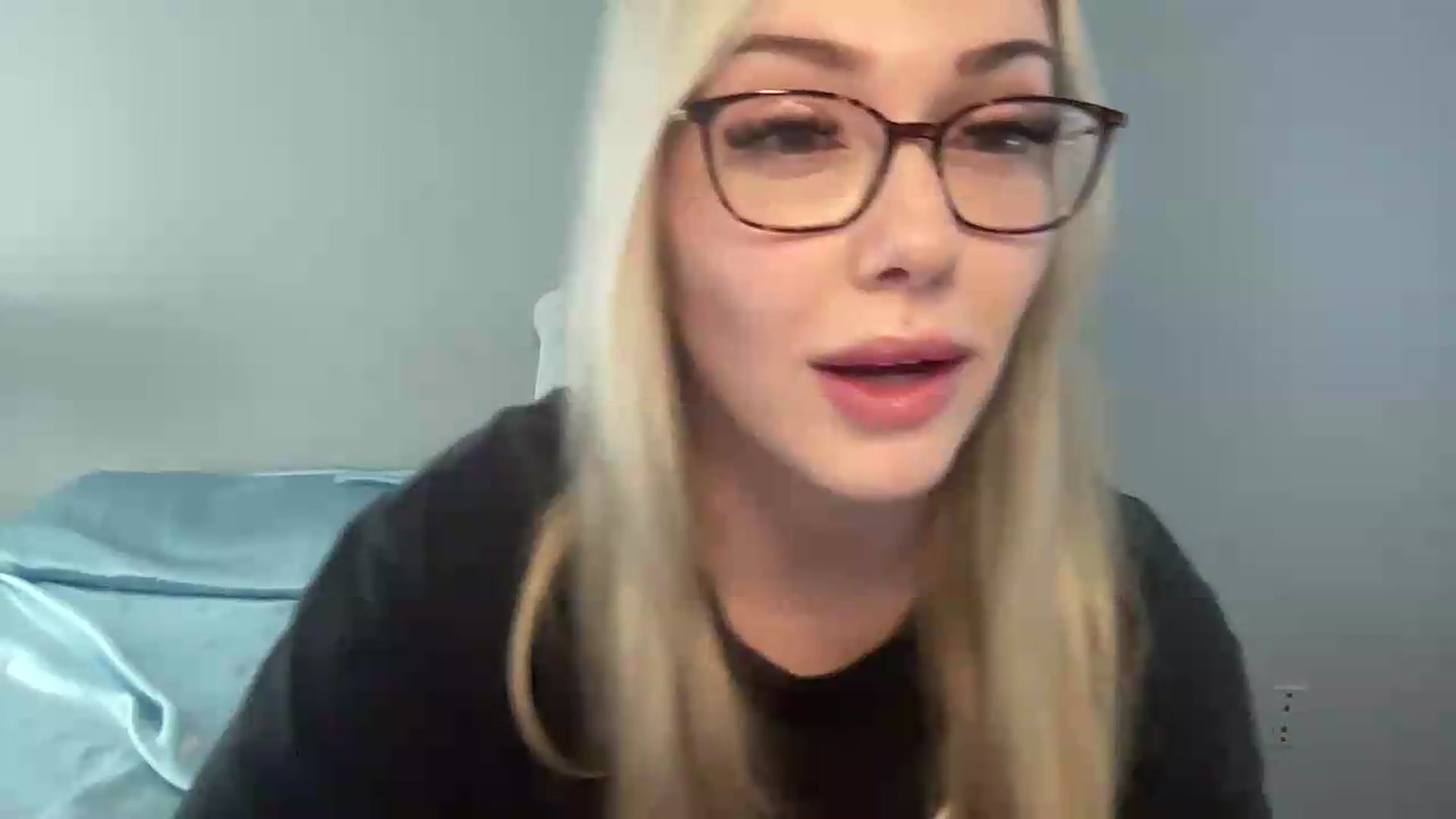 Gallery image thumbnail from AshleyMarina's myfreecams stream on, 06/01/2026, 14:34 image 14 of 20