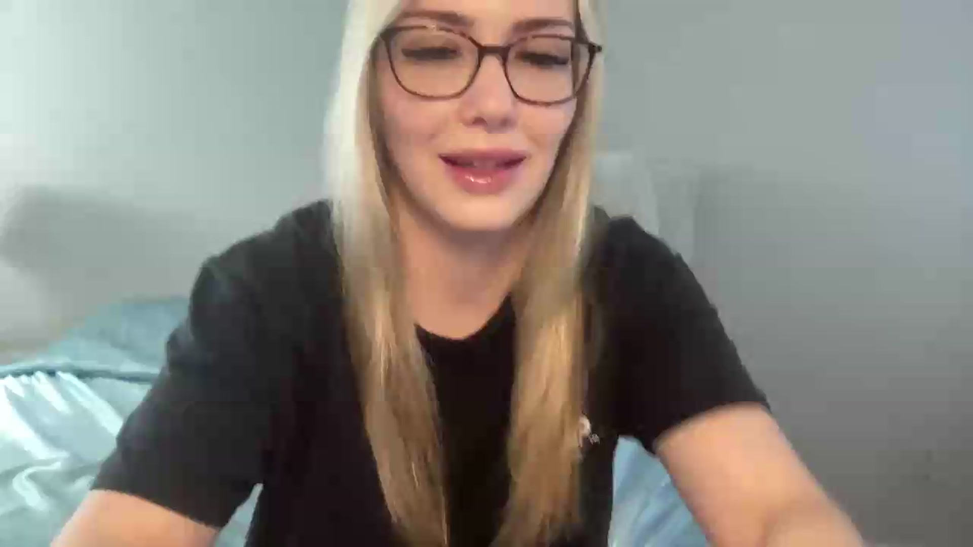 Gallery image thumbnail from AshleyMarina's myfreecams stream on, 06/01/2026, 14:34 image 1 of 20