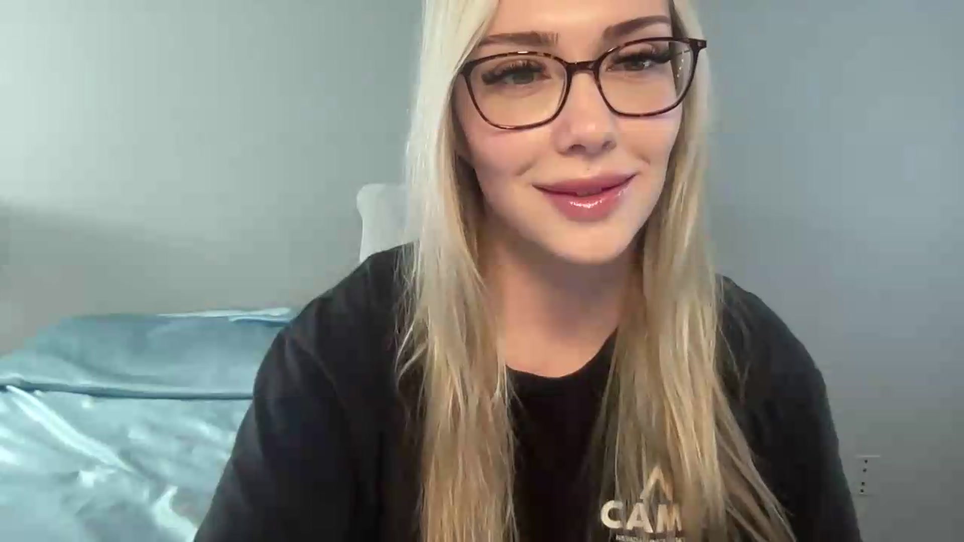 Gallery image thumbnail from AshleyMarina's myfreecams stream on, 06/01/2026, 14:34 image 3 of 20