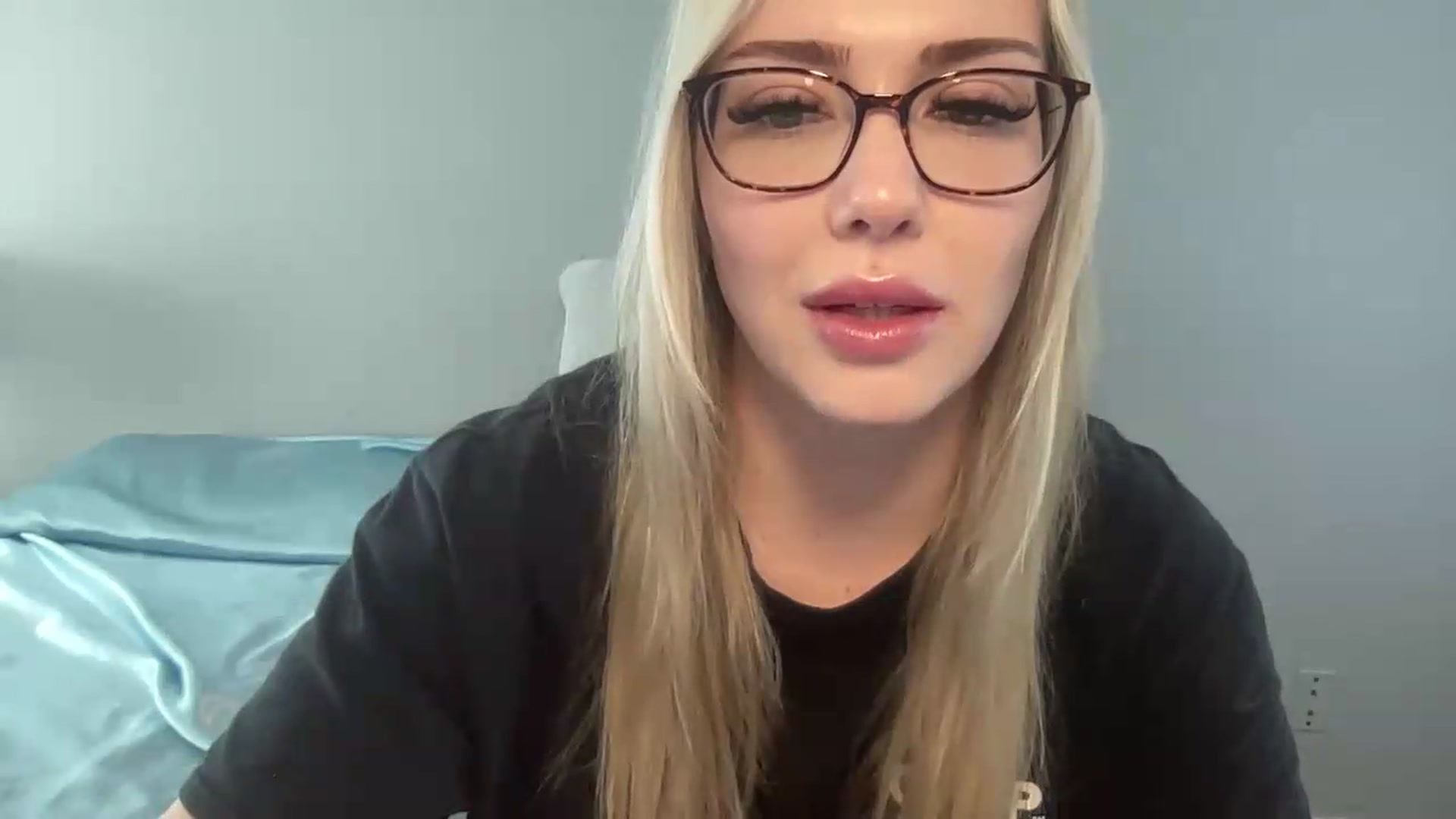 Gallery image thumbnail from AshleyMarina's myfreecams stream on, 06/01/2026, 14:34 image 11 of 20