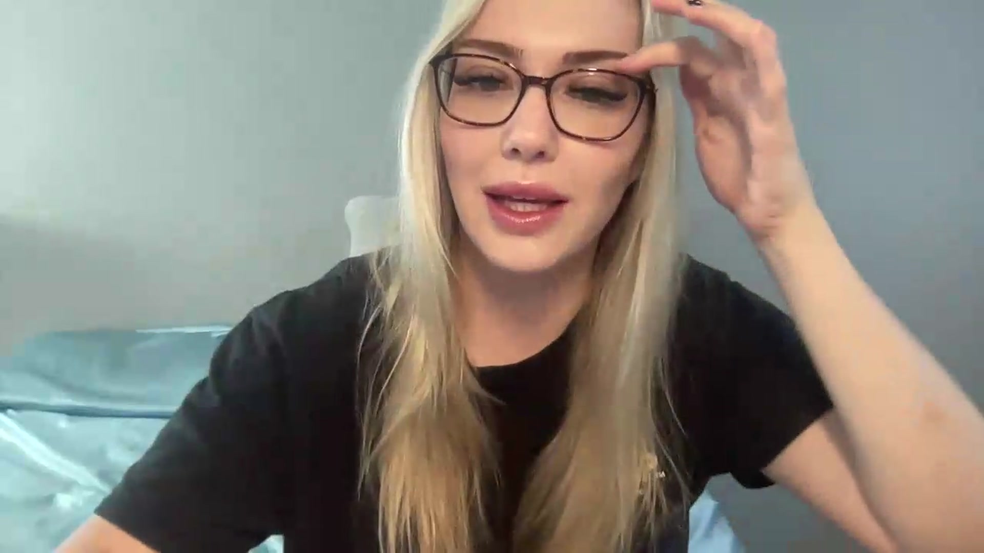 Gallery image thumbnail from AshleyMarina's myfreecams stream on, 06/01/2026, 14:34 image 5 of 20