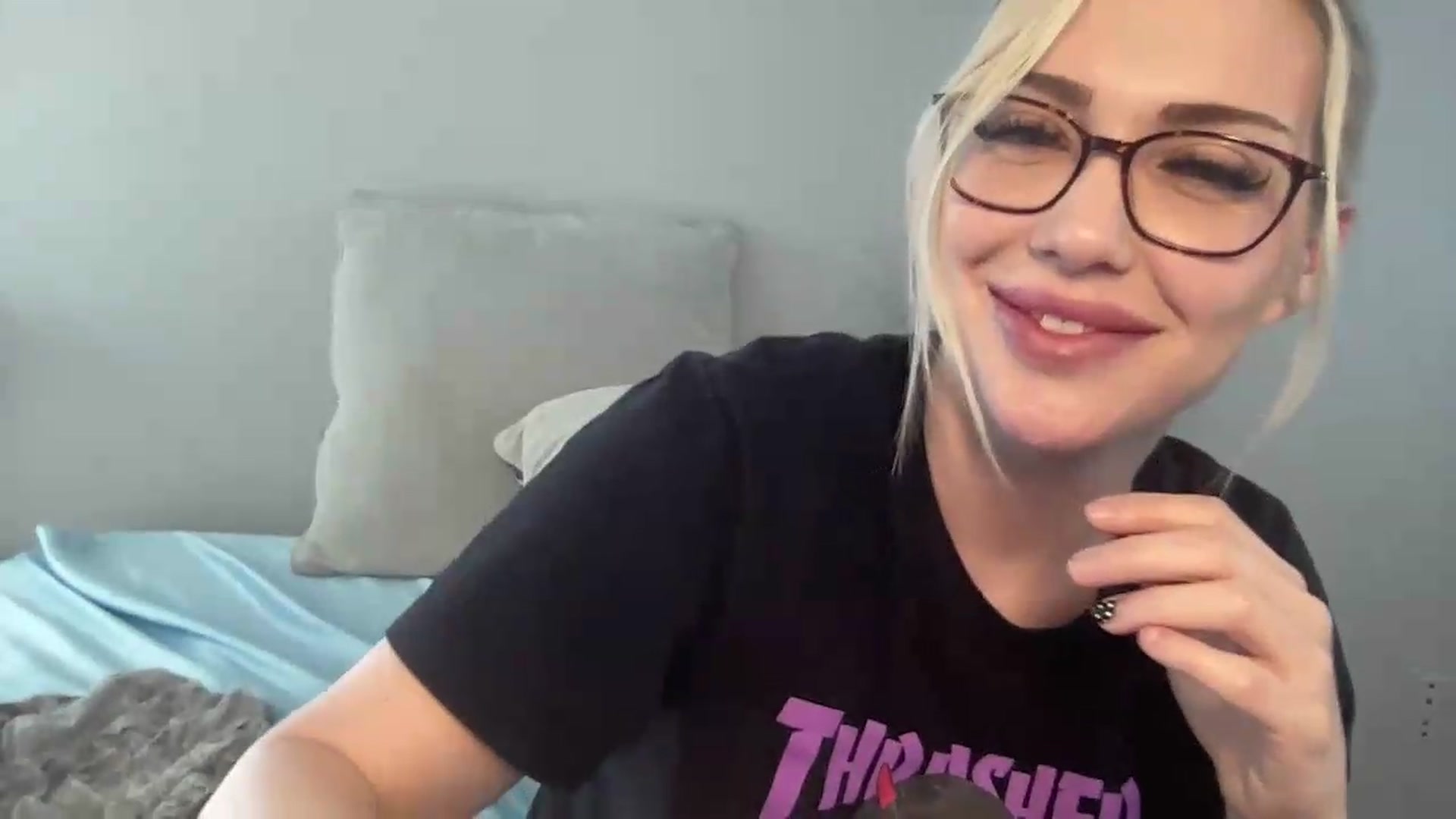 Gallery image thumbnail from AshleyMarina's myfreecams stream on, 06/03/2026, 22:58 image 16 of 20