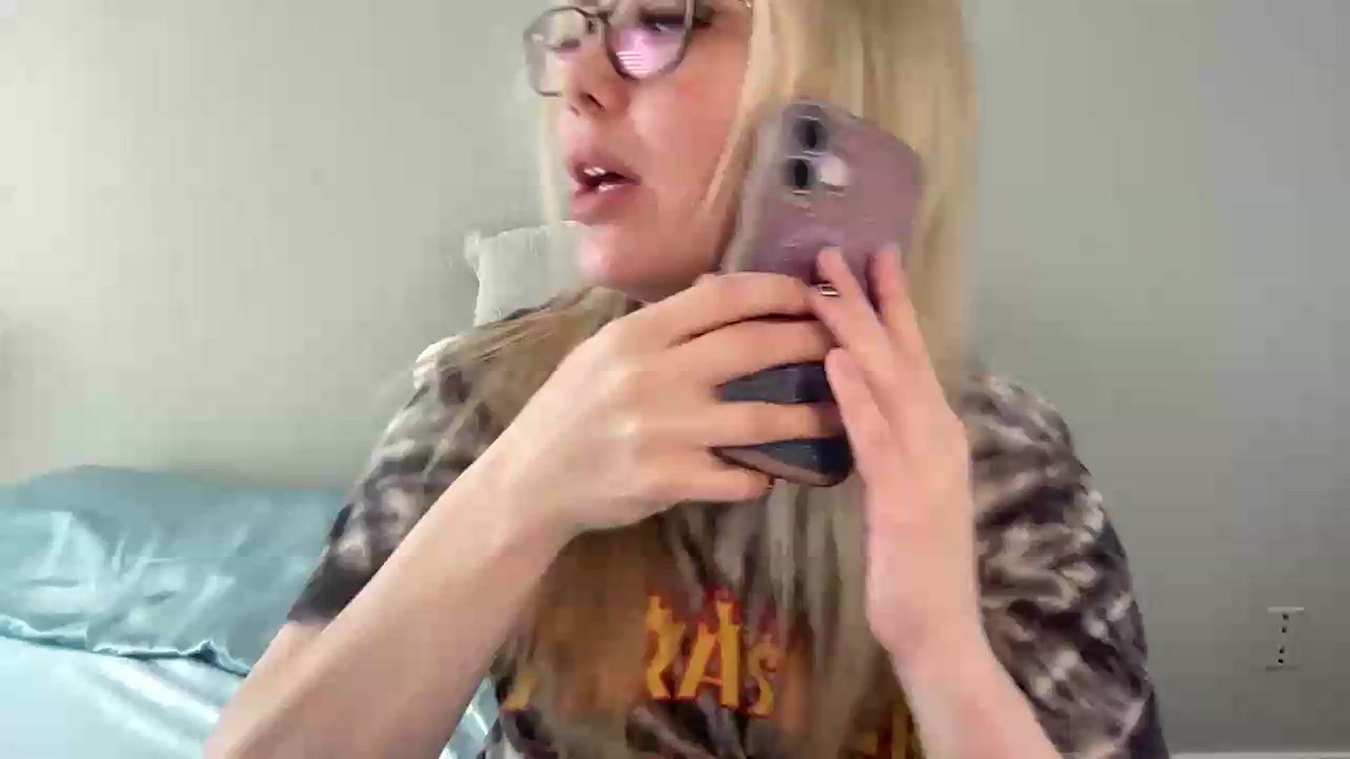 Gallery image thumbnail from AshleyMarina's myfreecams stream on, 06/05/2026, 16:40 image 9 of 20