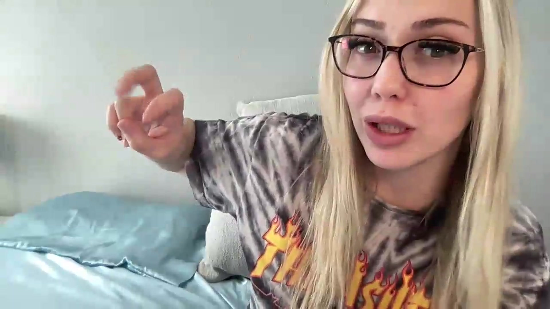 Gallery image thumbnail from AshleyMarina's myfreecams stream on, 06/05/2026, 16:40 image 14 of 20
