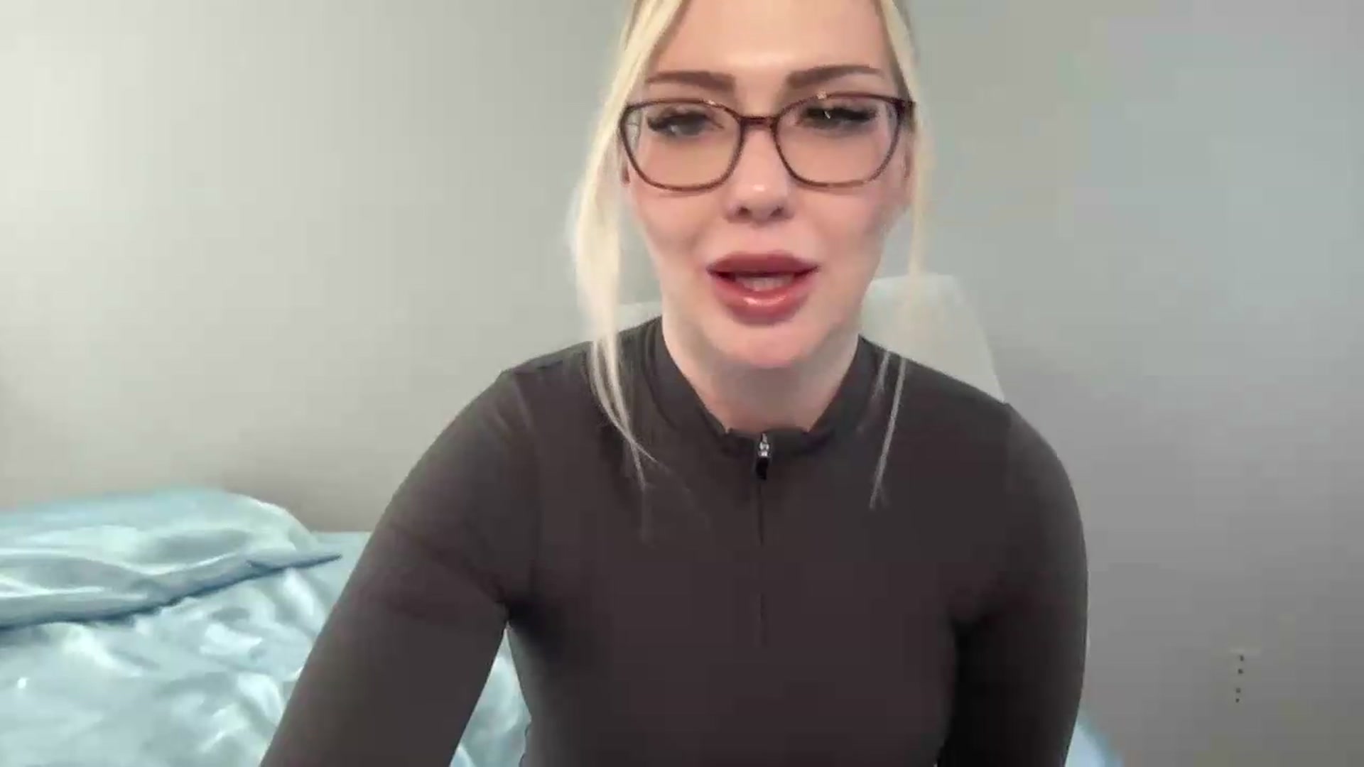 Gallery image thumbnail from AshleyMarina's myfreecams stream on, 06/06/2026, 15:39 image 8 of 20