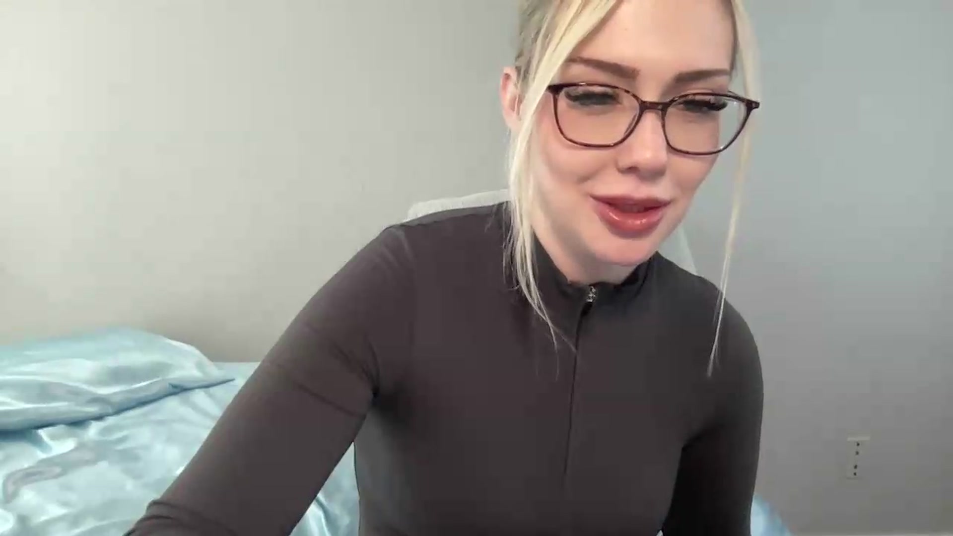 Gallery image thumbnail from AshleyMarina's myfreecams stream on, 06/06/2026, 15:39 image 4 of 20