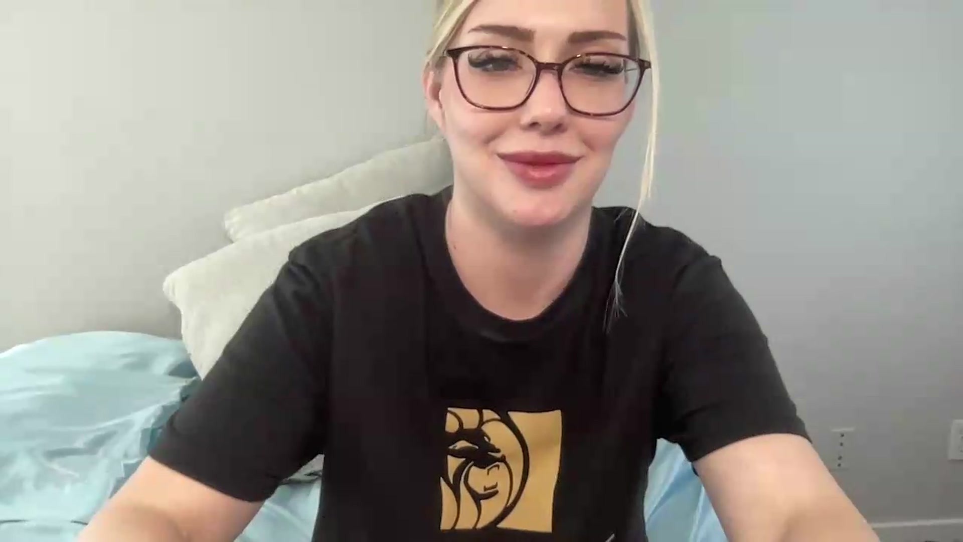 Gallery image thumbnail from AshleyMarina's myfreecams stream on, 06/06/2026, 17:57 image 15 of 20