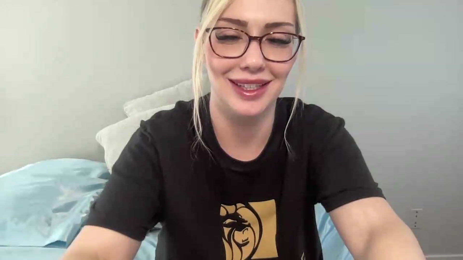 Gallery image thumbnail from AshleyMarina's myfreecams stream on, 06/06/2026, 17:57 image 2 of 20
