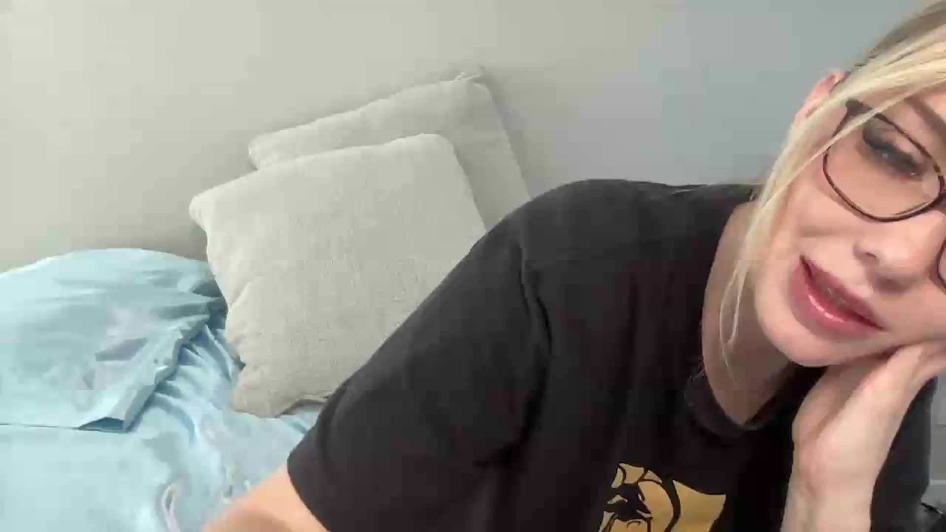 Gallery image thumbnail from AshleyMarina's myfreecams stream on, 06/06/2026, 17:57 image 4 of 20
