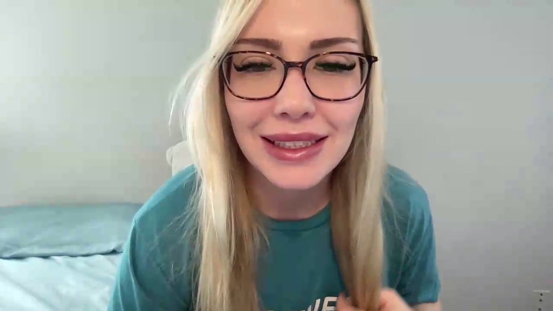 Gallery image thumbnail from AshleyMarina's myfreecams stream on, 06/10/2026, 16:36 image 13 of 20