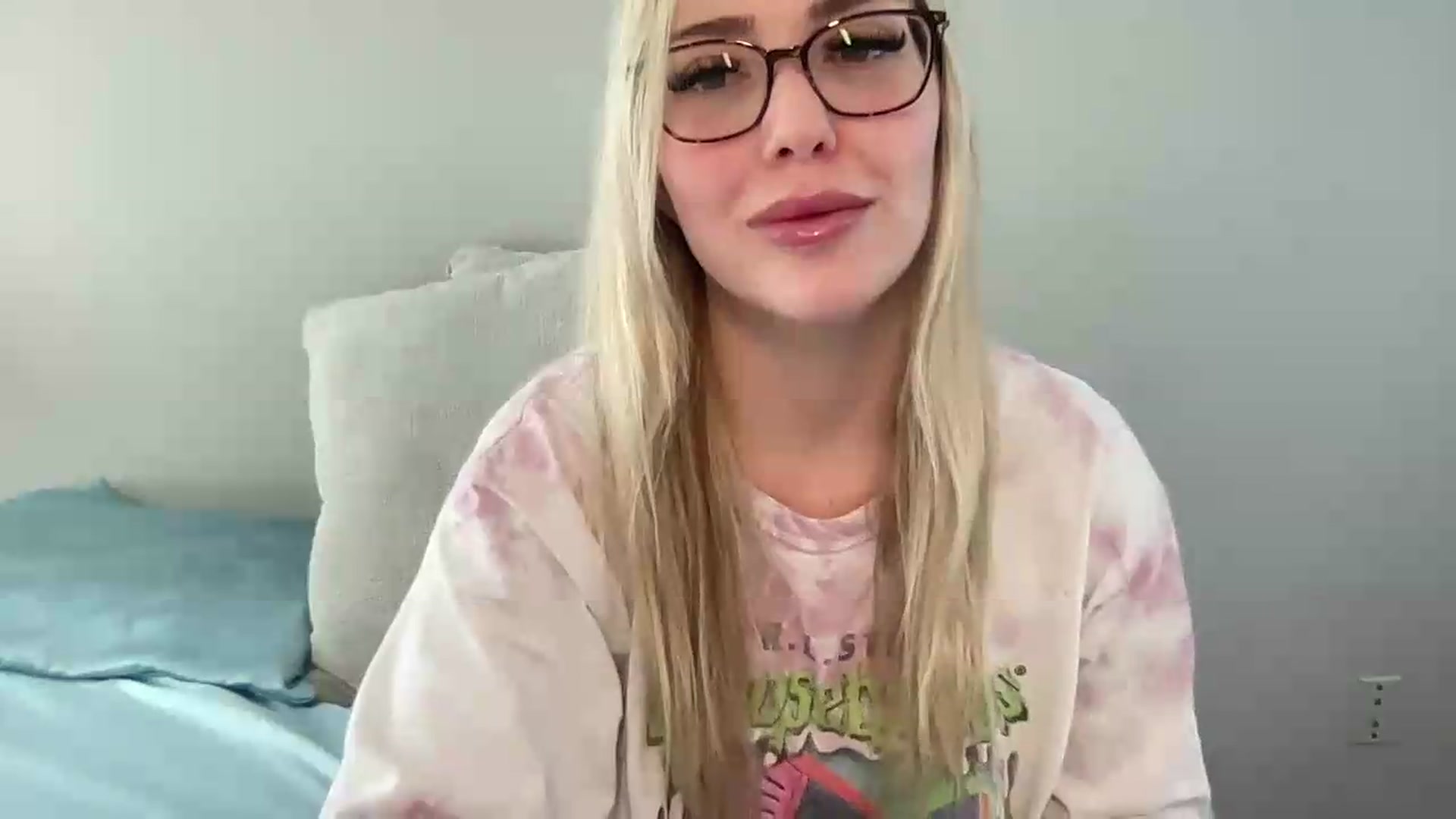 Gallery image thumbnail from AshleyMarina's myfreecams stream on, 06/11/2026, 14:50 image 15 of 20