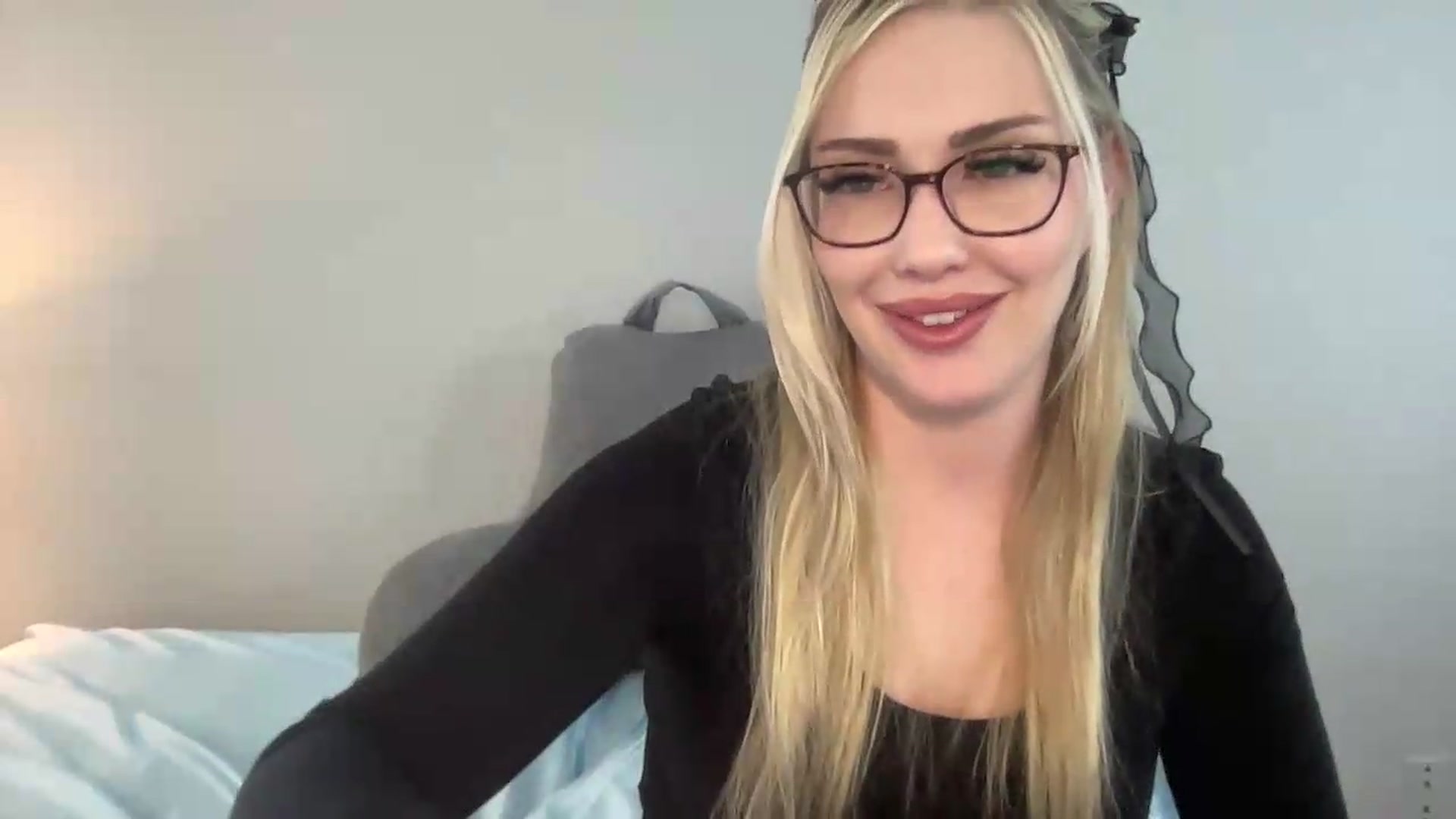 Gallery image thumbnail from AshleyMarina's myfreecams stream on, 06/12/2026, 01:09 image 5 of 20