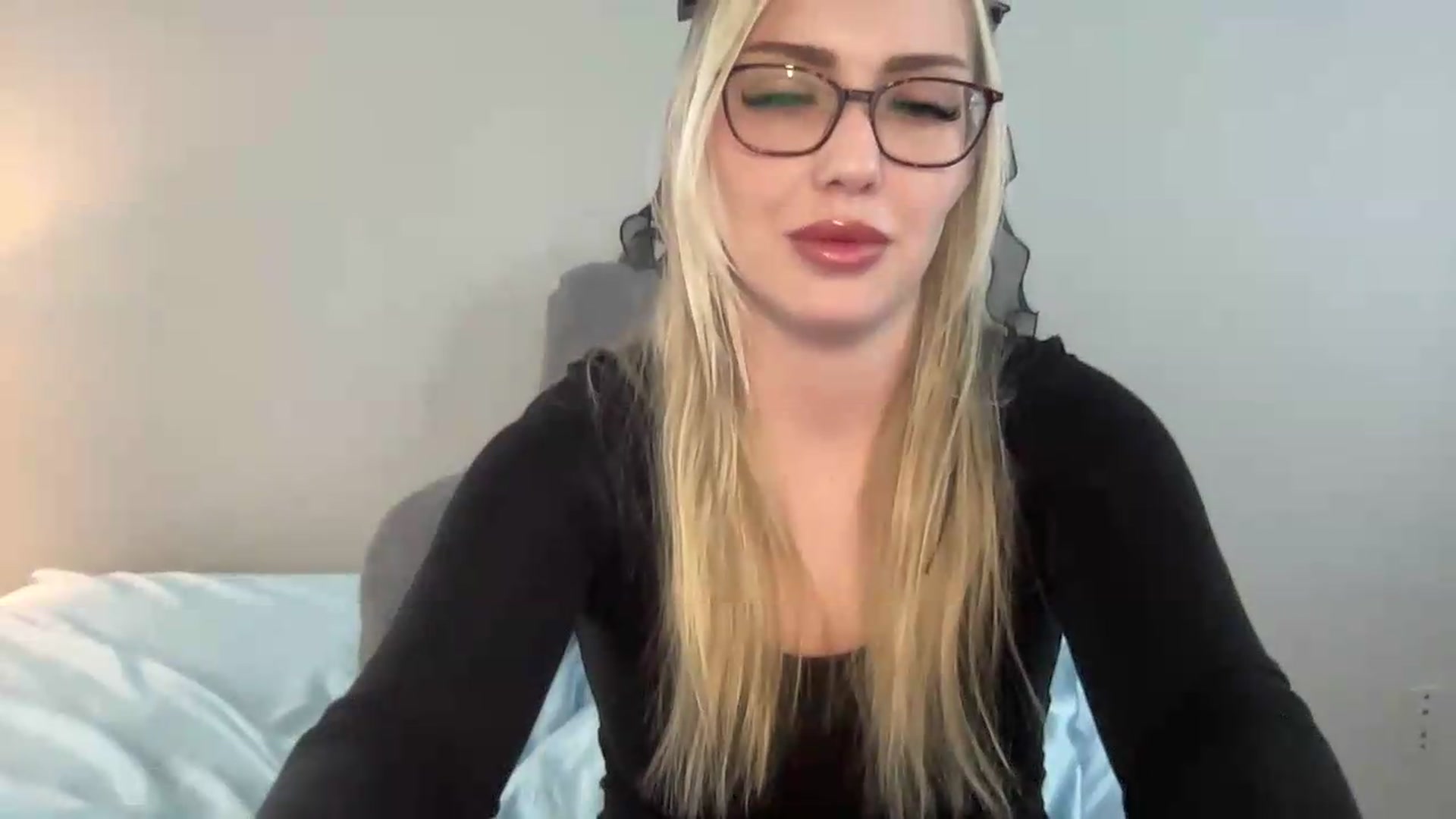 Gallery image thumbnail from AshleyMarina's myfreecams stream on, 06/12/2026, 01:09 image 8 of 20