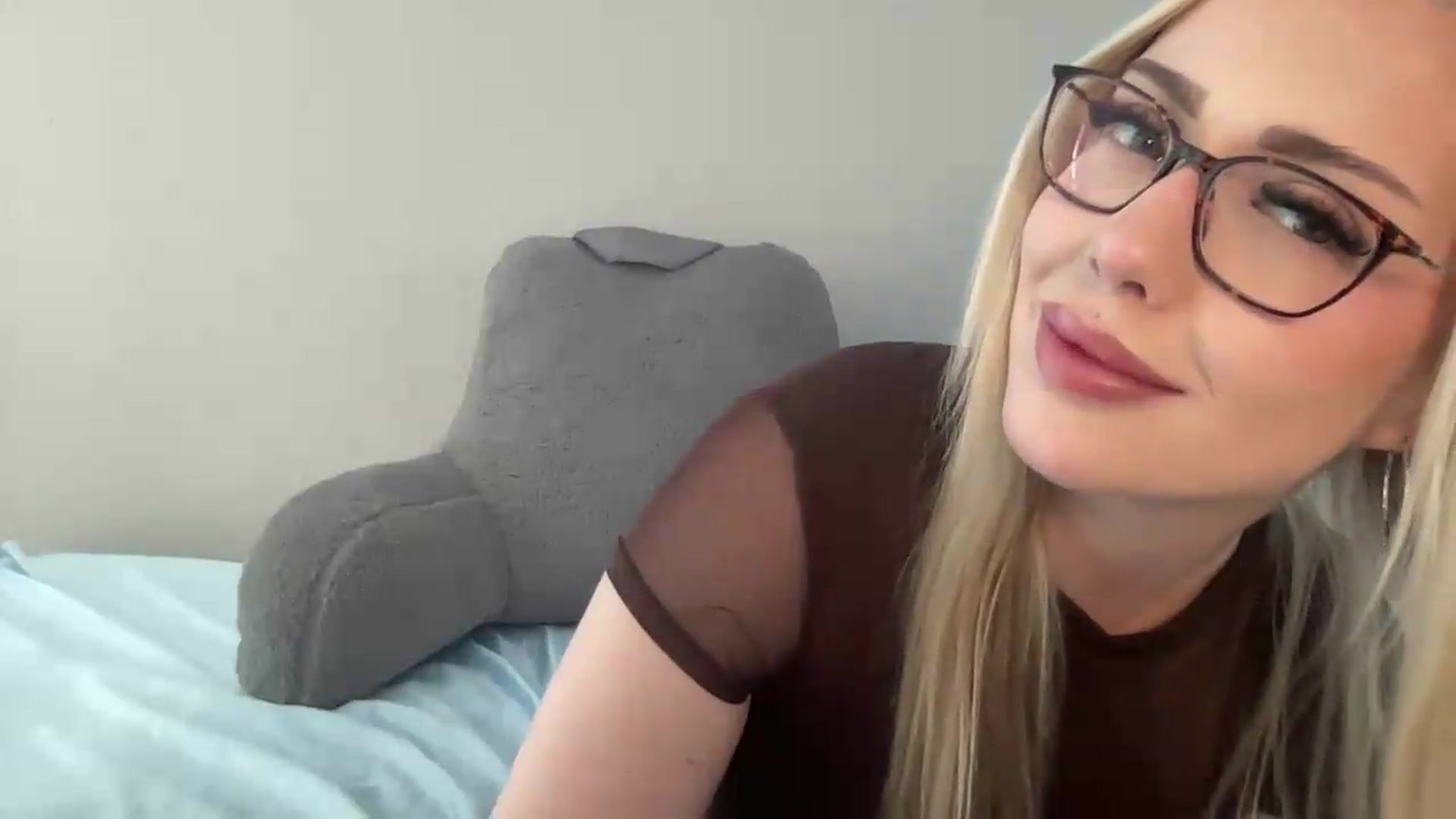 Gallery image thumbnail from AshleyMarina's myfreecams stream on, 06/12/2026, 18:34 image 5 of 20