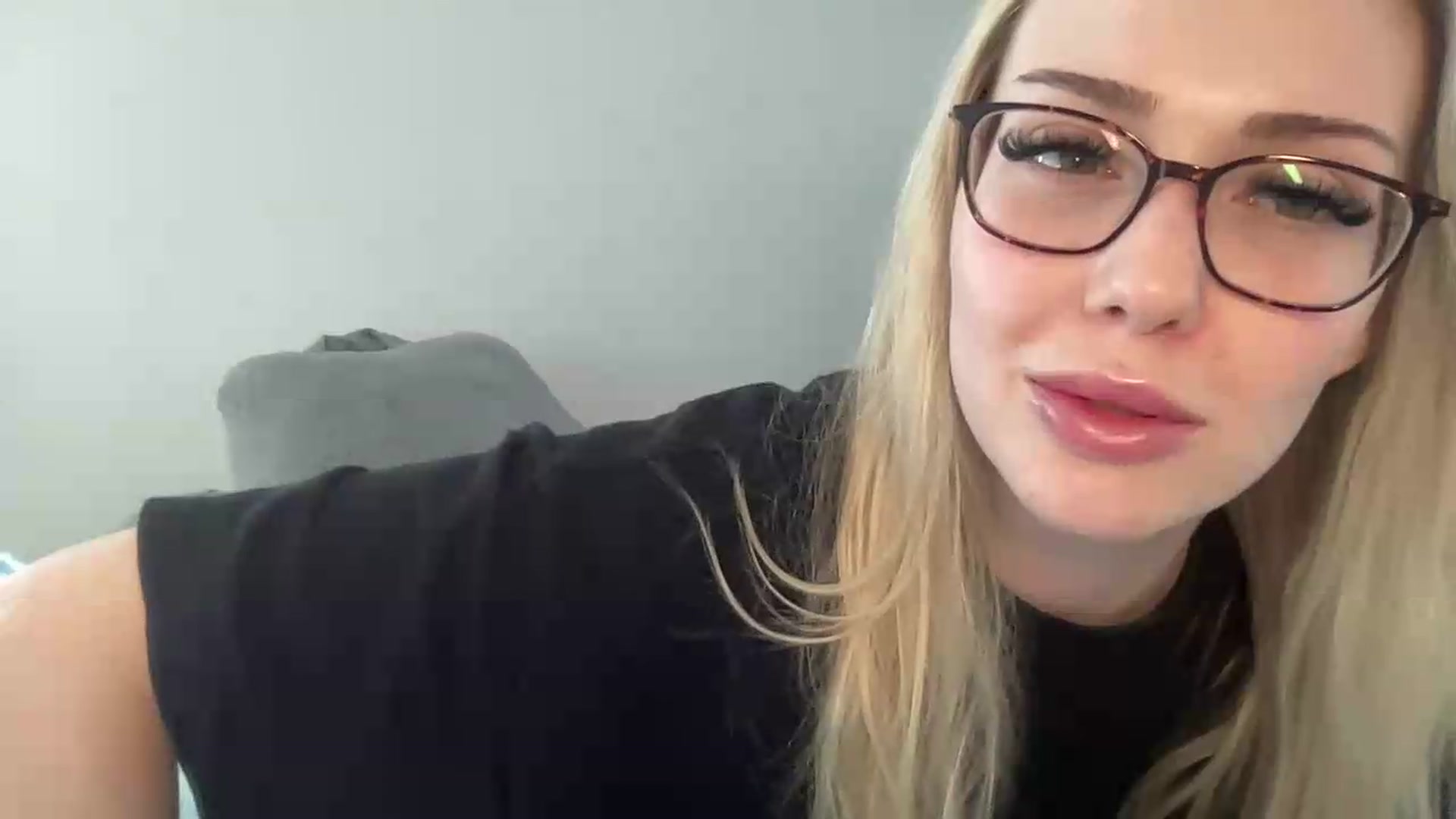Gallery image thumbnail from AshleyMarina's myfreecams stream on, 06/13/2026, 15:25 image 6 of 20
