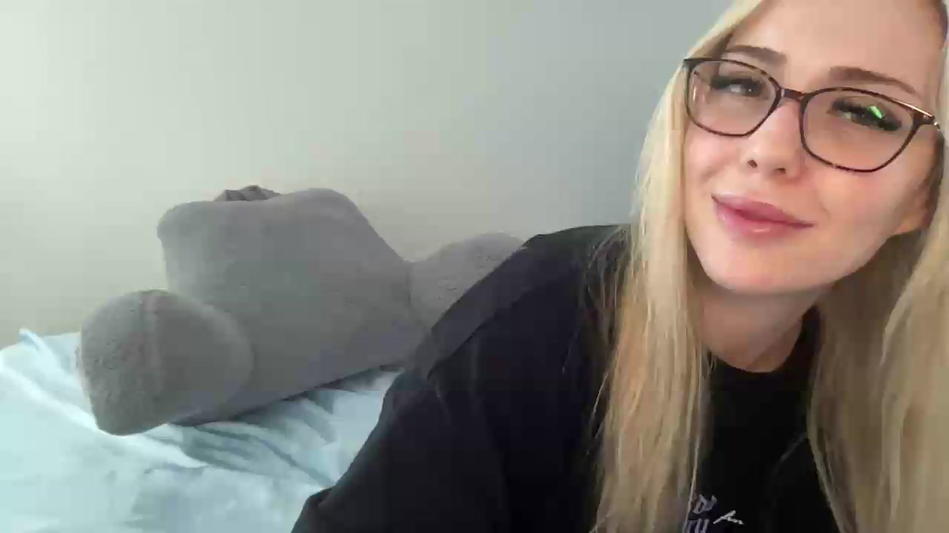 Gallery image thumbnail from AshleyMarina's myfreecams stream on, 06/13/2026, 15:25 image 11 of 20