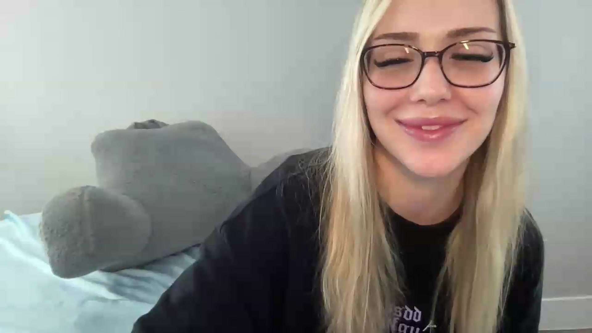 Gallery image thumbnail from AshleyMarina's myfreecams stream on, 06/13/2026, 15:25 image 20 of 20