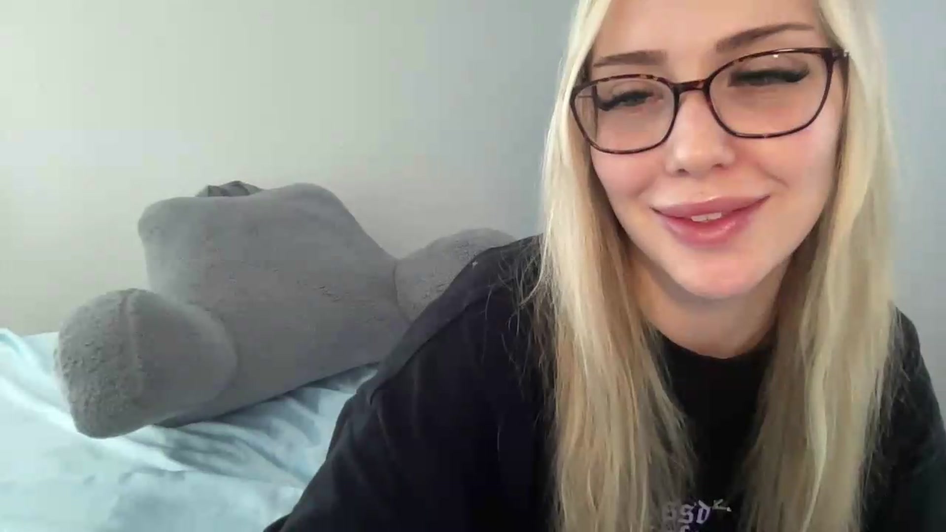 Gallery image thumbnail from AshleyMarina's myfreecams stream on, 06/13/2026, 15:25 image 16 of 20