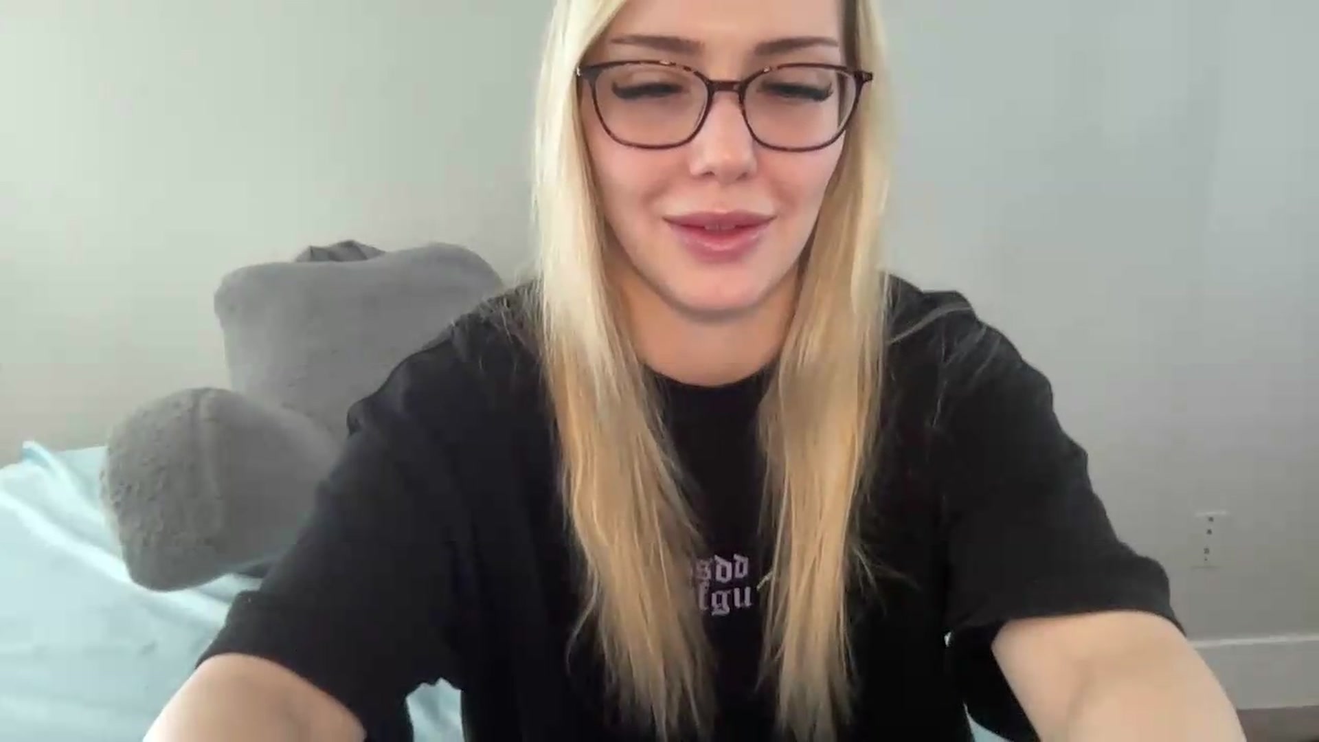 Gallery image thumbnail from AshleyMarina's myfreecams stream on, 06/13/2026, 15:25 image 19 of 20