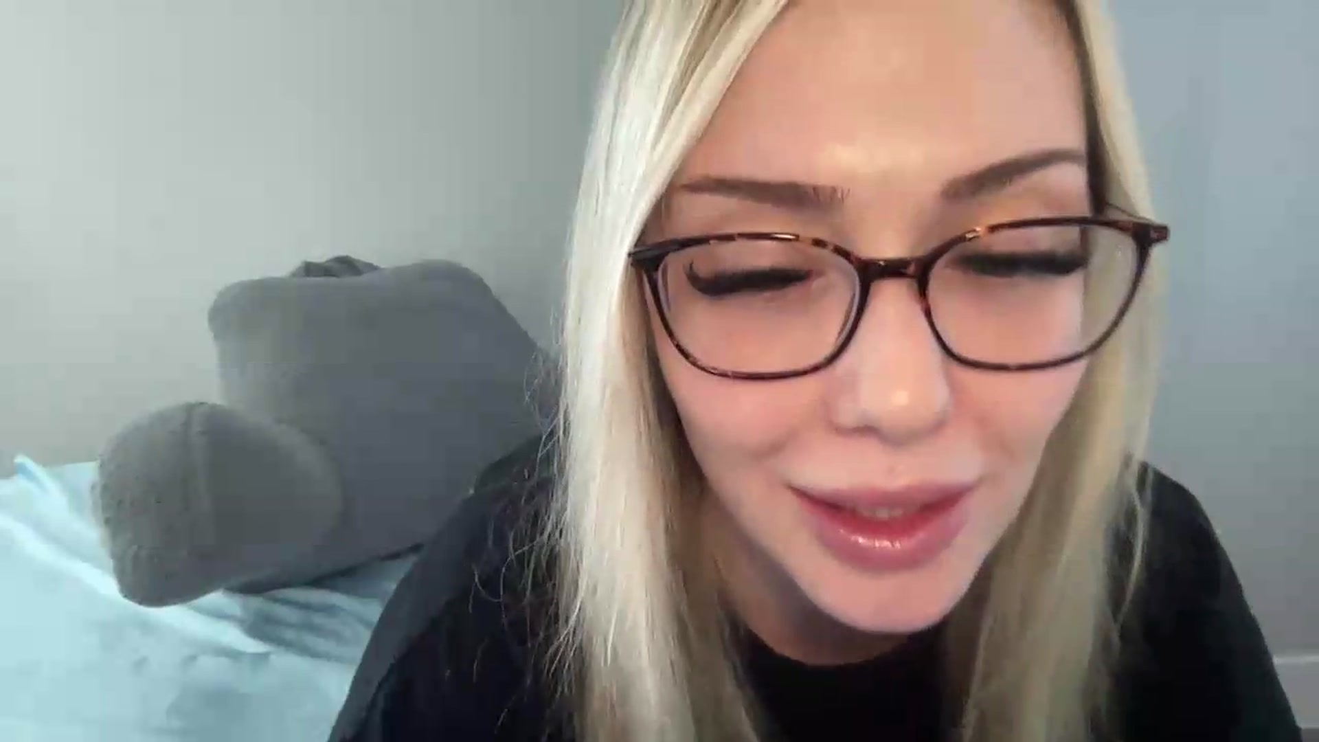 Gallery image thumbnail from AshleyMarina's myfreecams stream on, 06/13/2026, 15:25 image 12 of 20