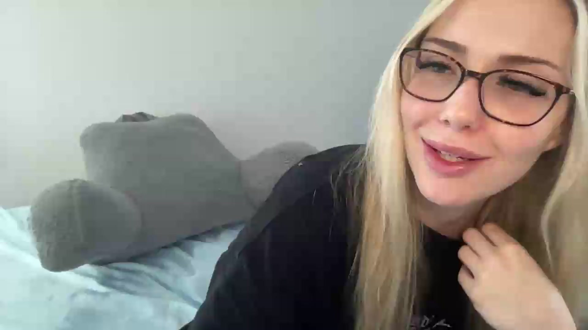 Gallery image thumbnail from AshleyMarina's myfreecams stream on, 06/13/2026, 15:25 image 14 of 20