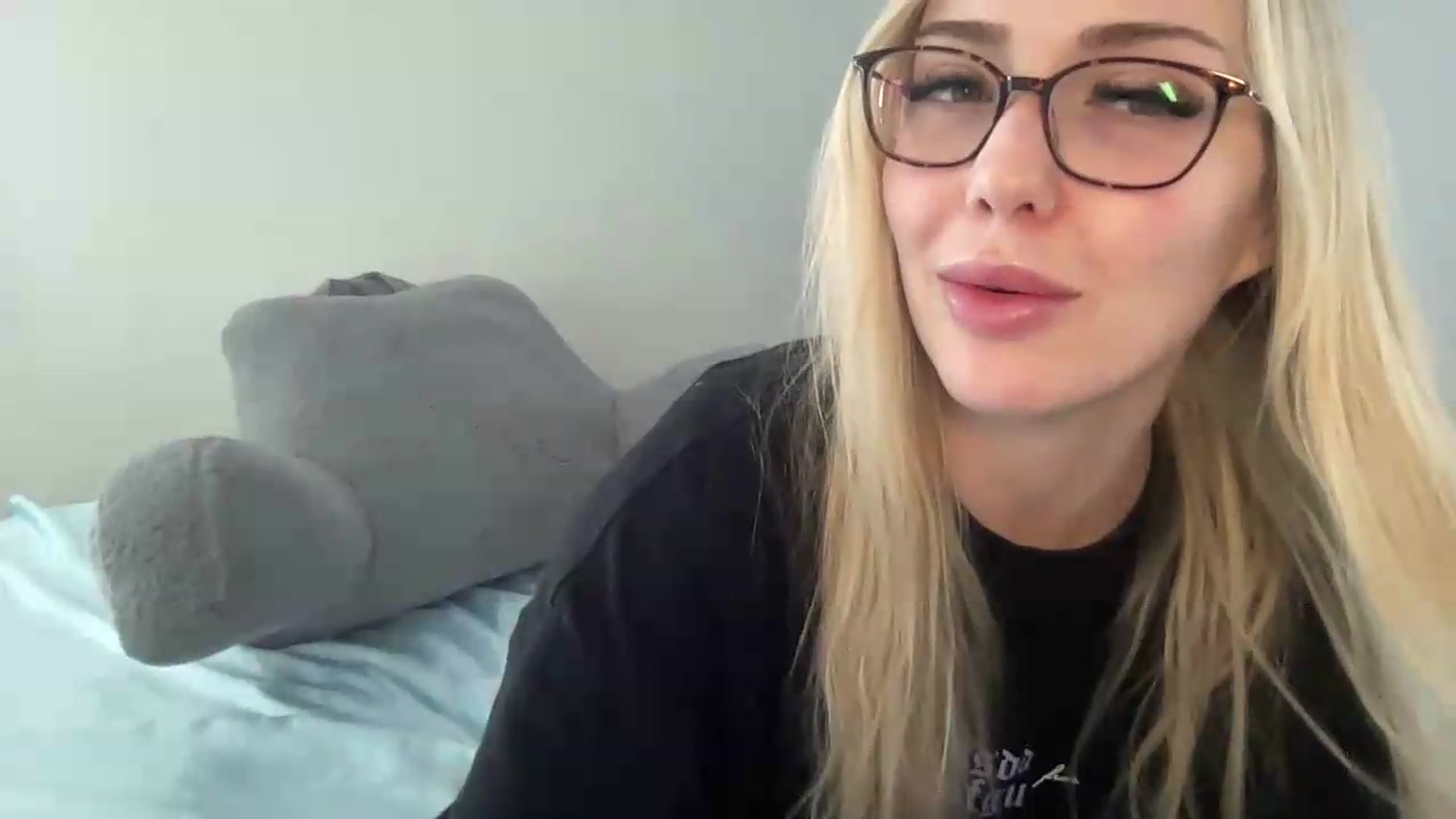 Gallery image thumbnail from AshleyMarina's myfreecams stream on, 06/13/2026, 15:25 image 13 of 20