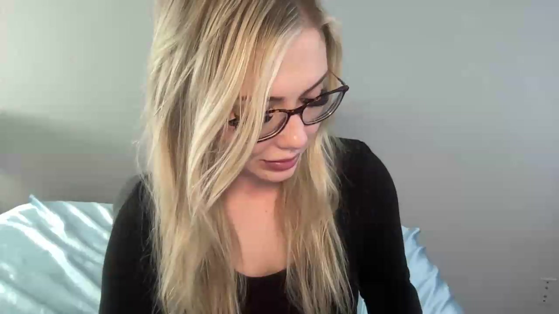 Gallery image thumbnail from AshleyMarina's myfreecams stream on, 06/15/2026, 14:07 image 9 of 20