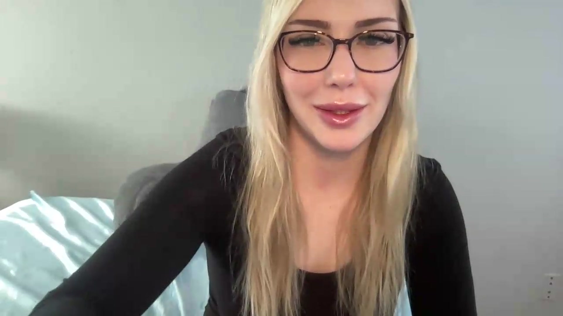 Gallery image thumbnail from AshleyMarina's myfreecams stream on, 06/15/2026, 14:07 image 14 of 20