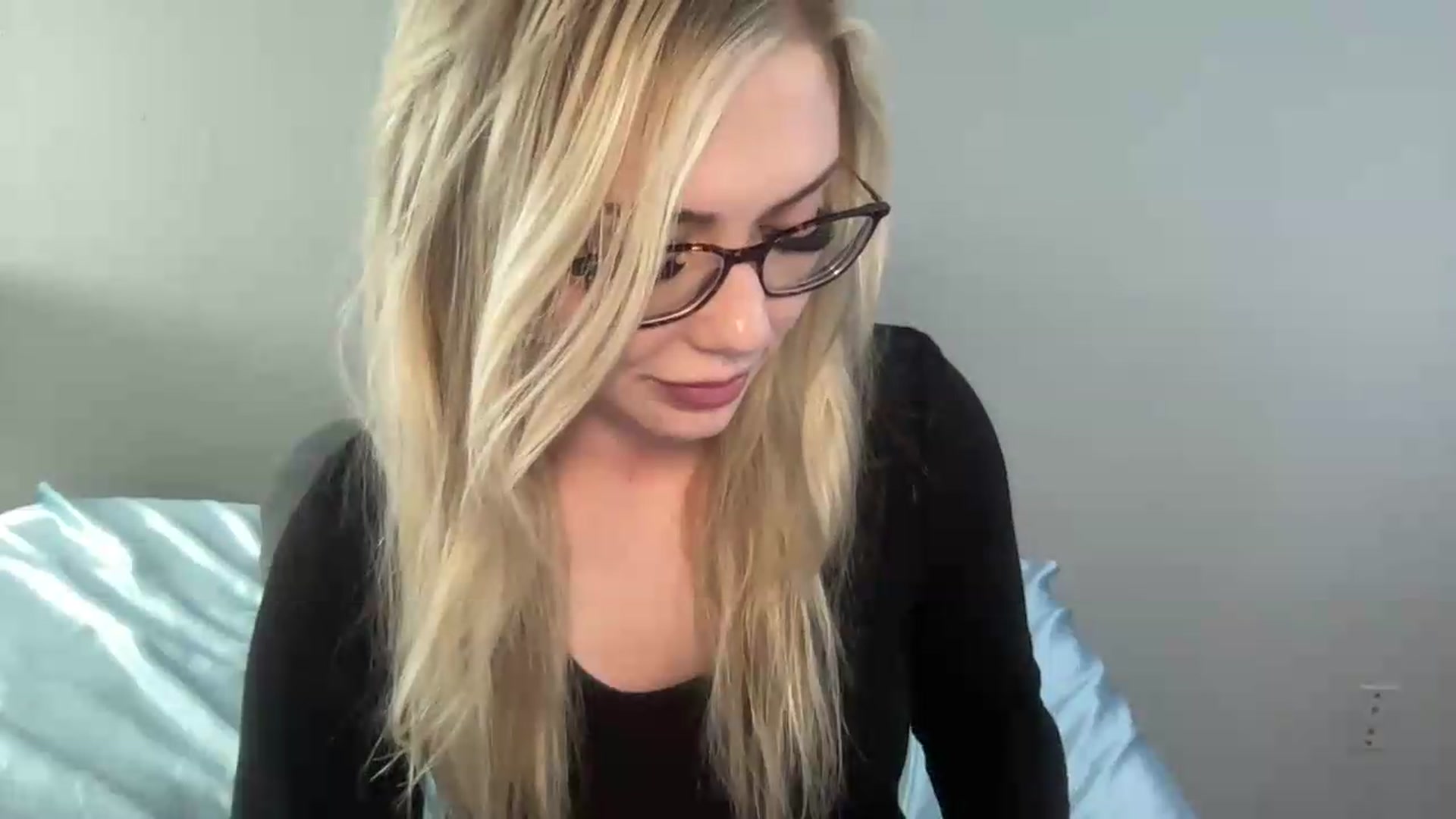 Gallery image thumbnail from AshleyMarina's myfreecams stream on, 06/15/2026, 14:07 image 6 of 20