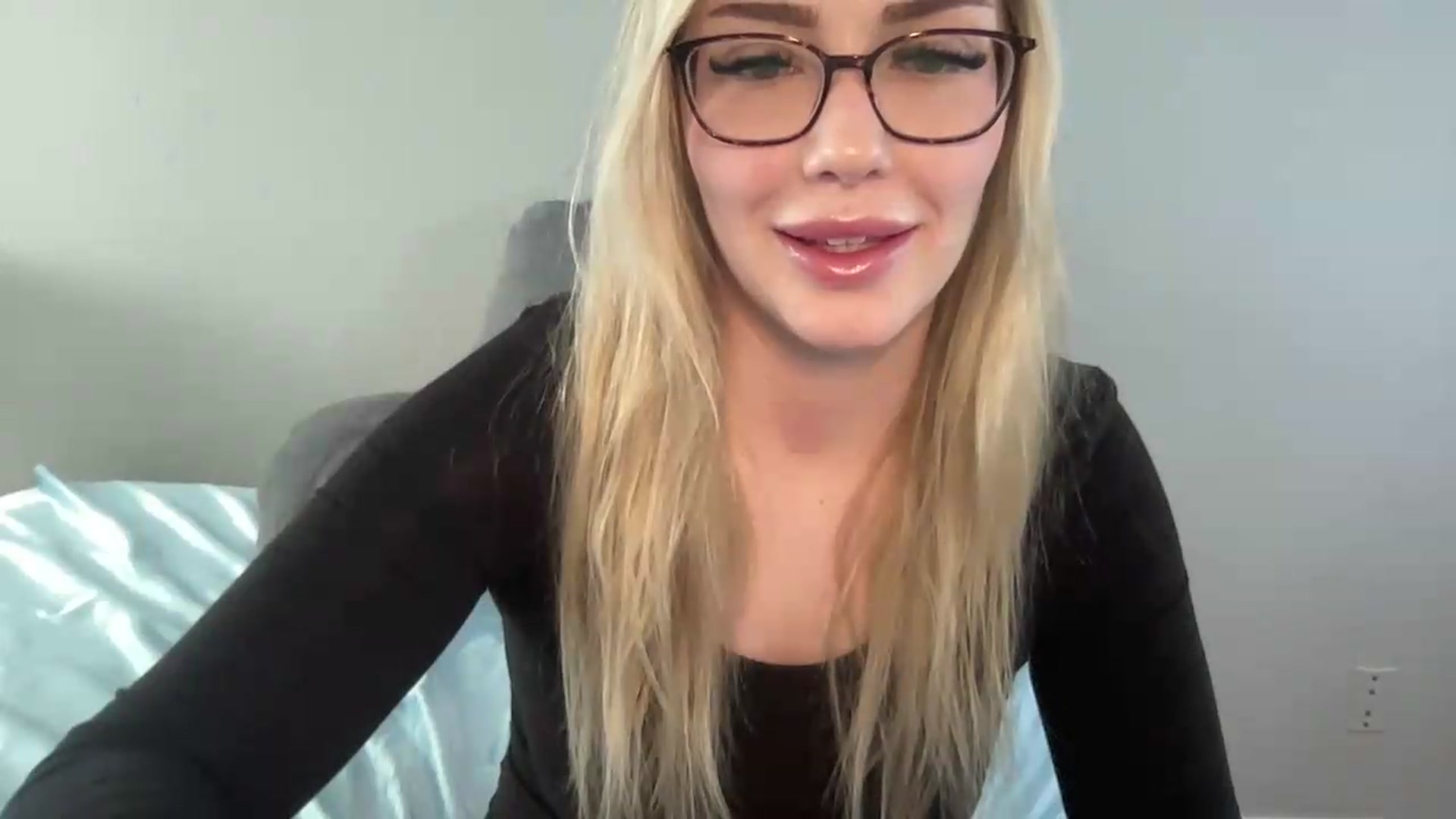 Gallery image thumbnail from AshleyMarina's myfreecams stream on, 06/15/2026, 14:07 image 5 of 20
