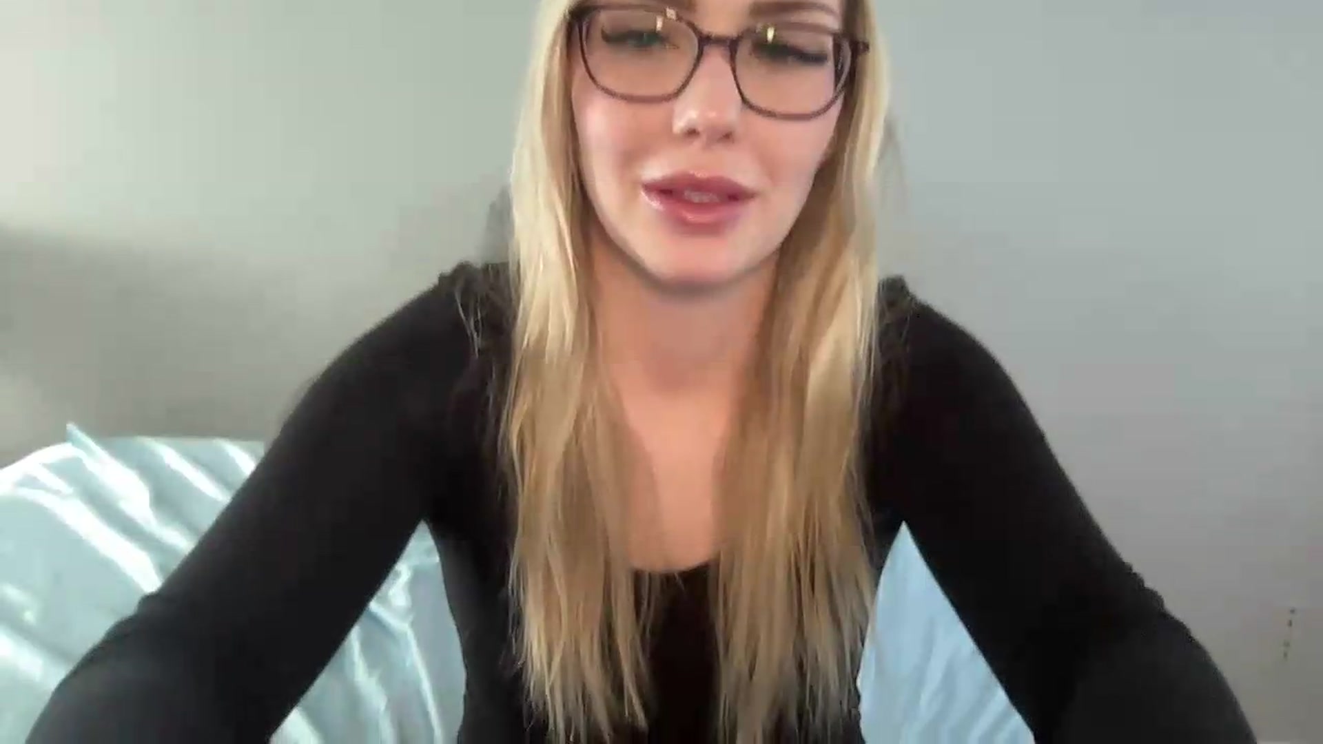 Gallery image thumbnail from AshleyMarina's myfreecams stream on, 06/15/2026, 14:07 image 17 of 20