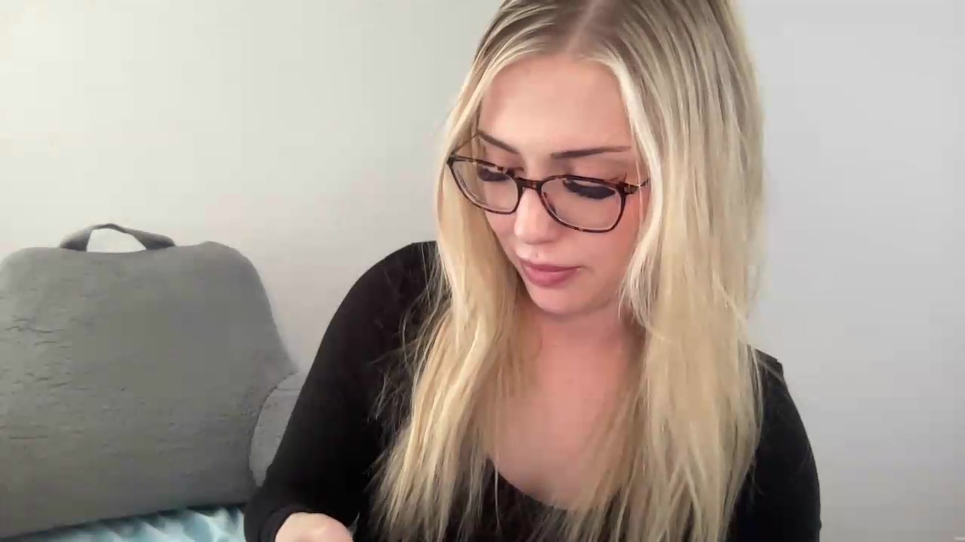 Gallery image thumbnail from AshleyMarina's myfreecams stream on, 06/15/2026, 20:37 image 19 of 20