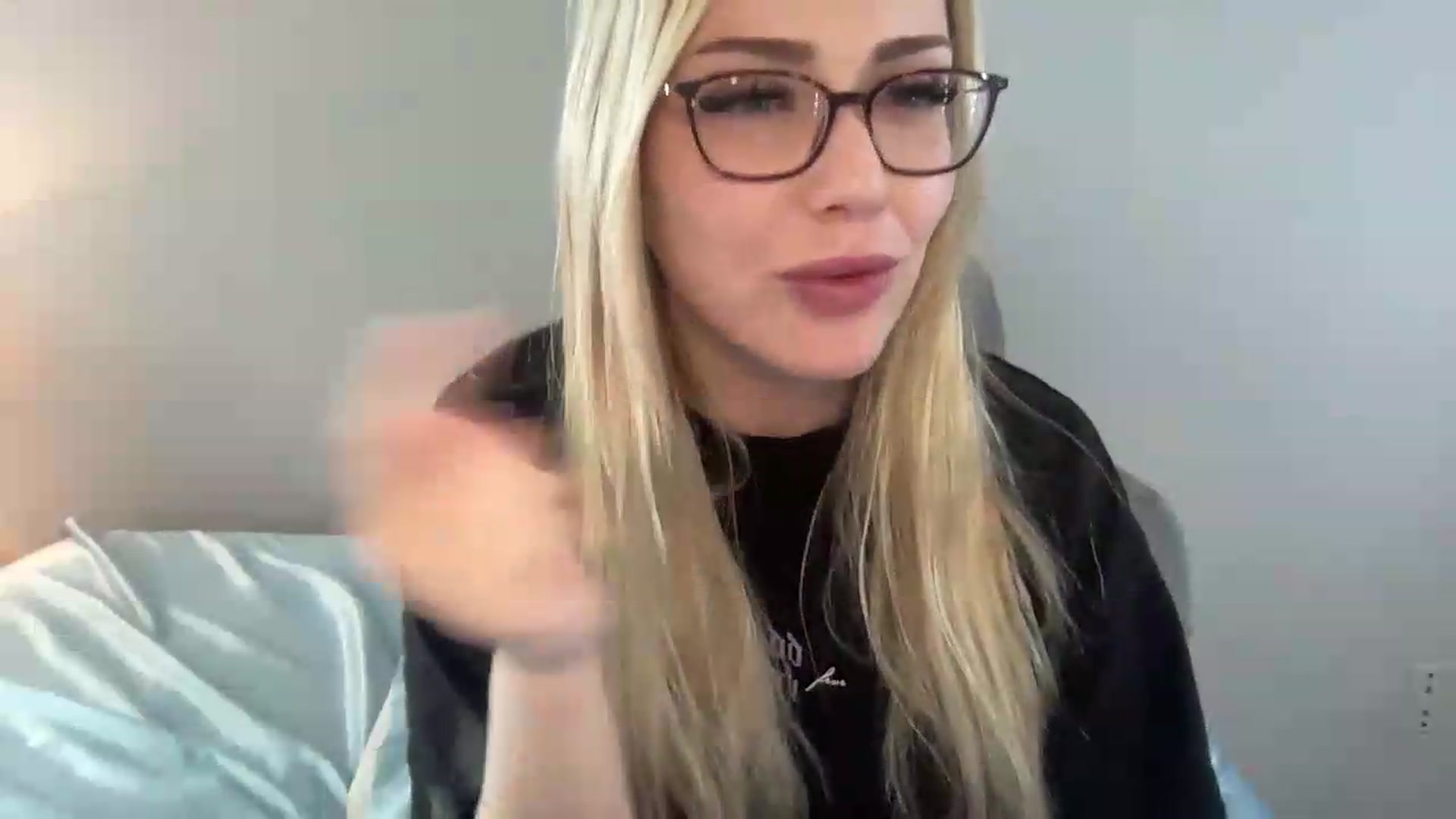 Gallery image thumbnail from AshleyMarina's myfreecams stream on, 06/19/2026, 14:26 image 3 of 20