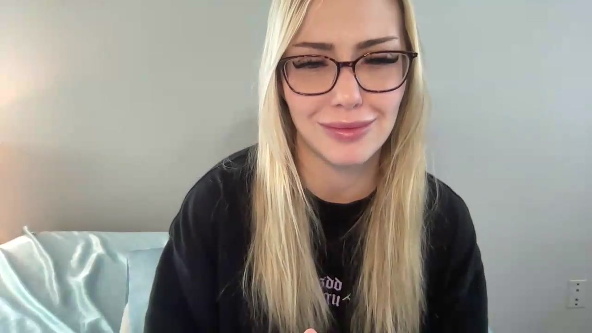 Gallery image thumbnail from AshleyMarina's myfreecams stream on, 06/19/2026, 14:26 image 9 of 20