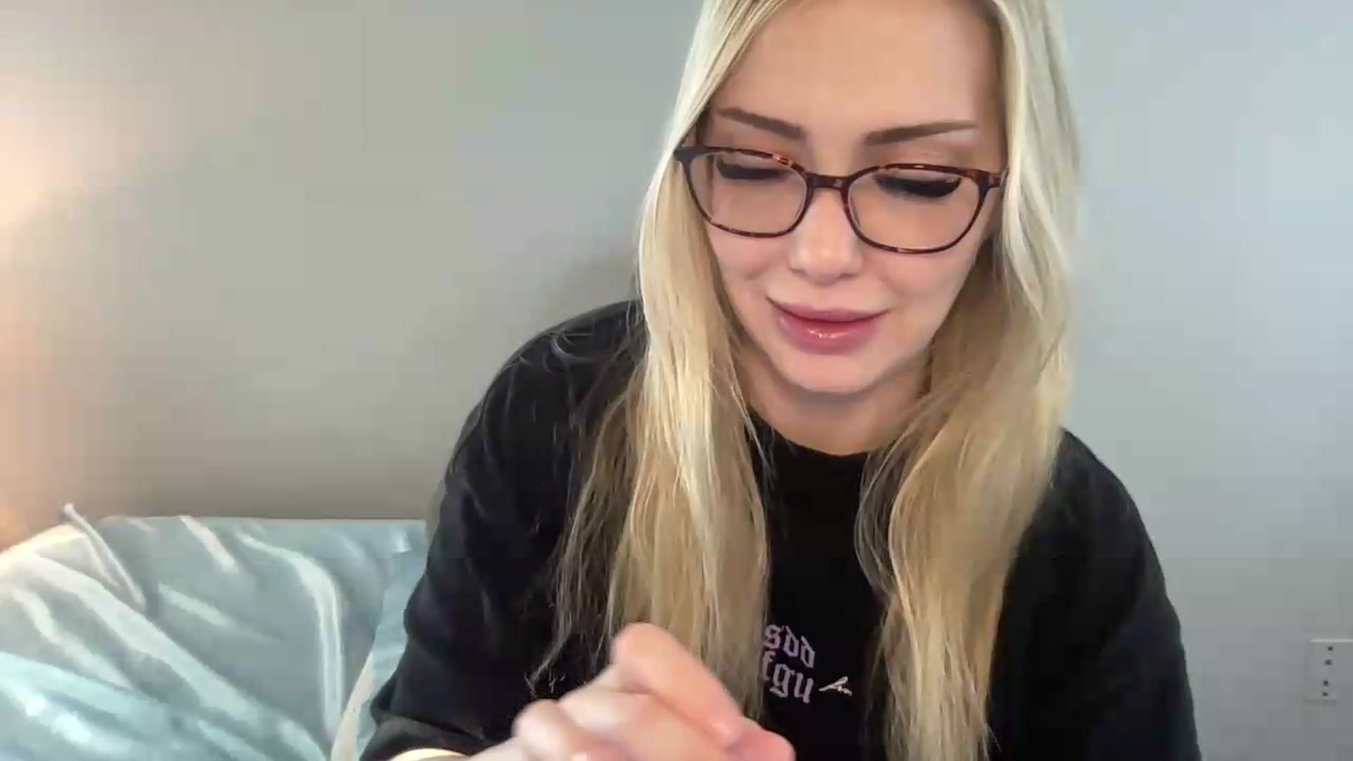 Gallery image thumbnail from AshleyMarina's myfreecams stream on, 06/19/2026, 14:26 image 2 of 20
