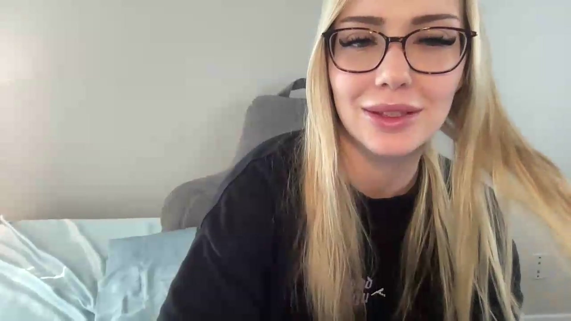 Gallery image thumbnail from AshleyMarina's myfreecams stream on, 06/19/2026, 15:24 image 11 of 20
