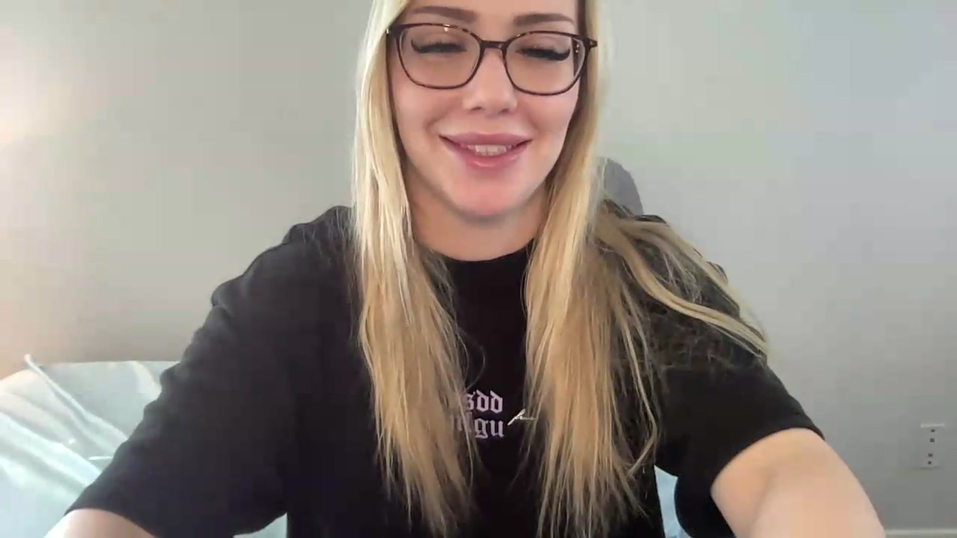 Gallery image thumbnail from AshleyMarina's myfreecams stream on, 06/19/2026, 15:24 image 13 of 20
