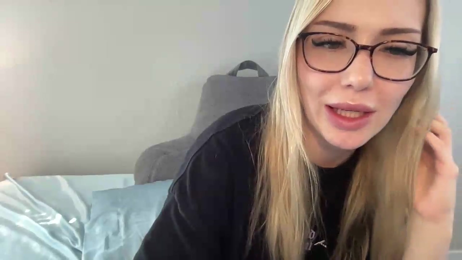 Gallery image thumbnail from AshleyMarina's myfreecams stream on, 06/19/2026, 15:24 image 5 of 20