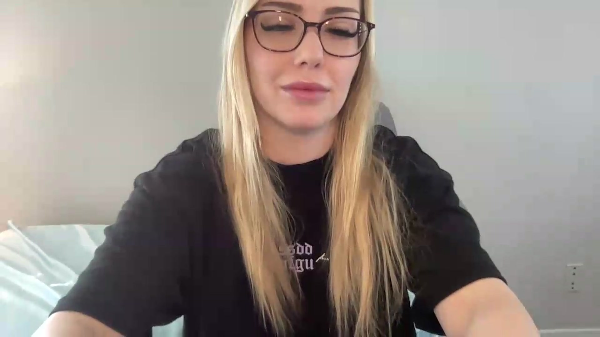Gallery image thumbnail from AshleyMarina's myfreecams stream on, 06/19/2026, 15:24 image 12 of 20